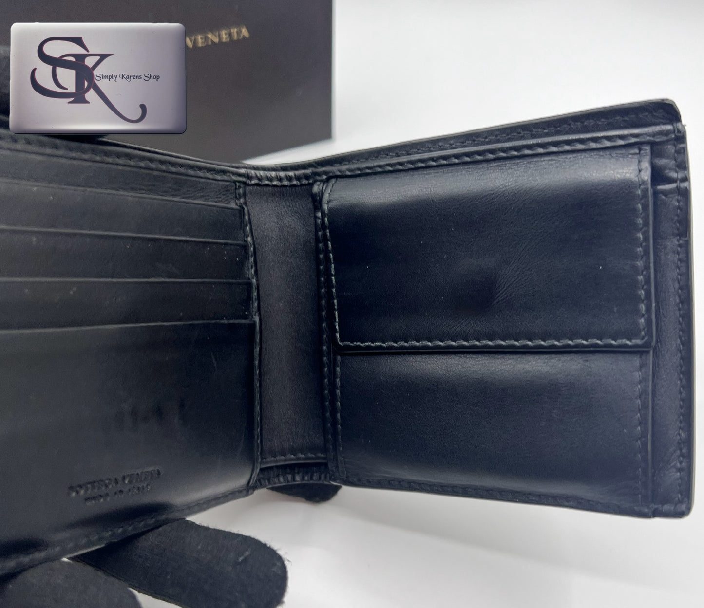 Bottega Venetta Black Bifold Mens Short wallet