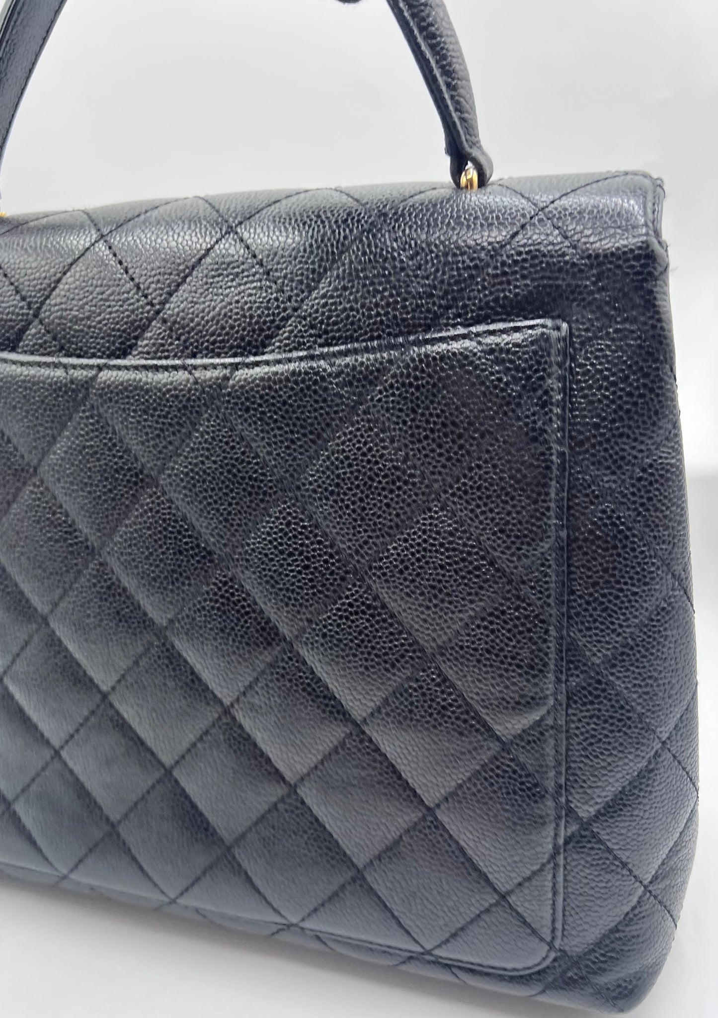 Chanel Vintage Kelly Top Handle Bag in Carviar             (🇵🇭P163,400)