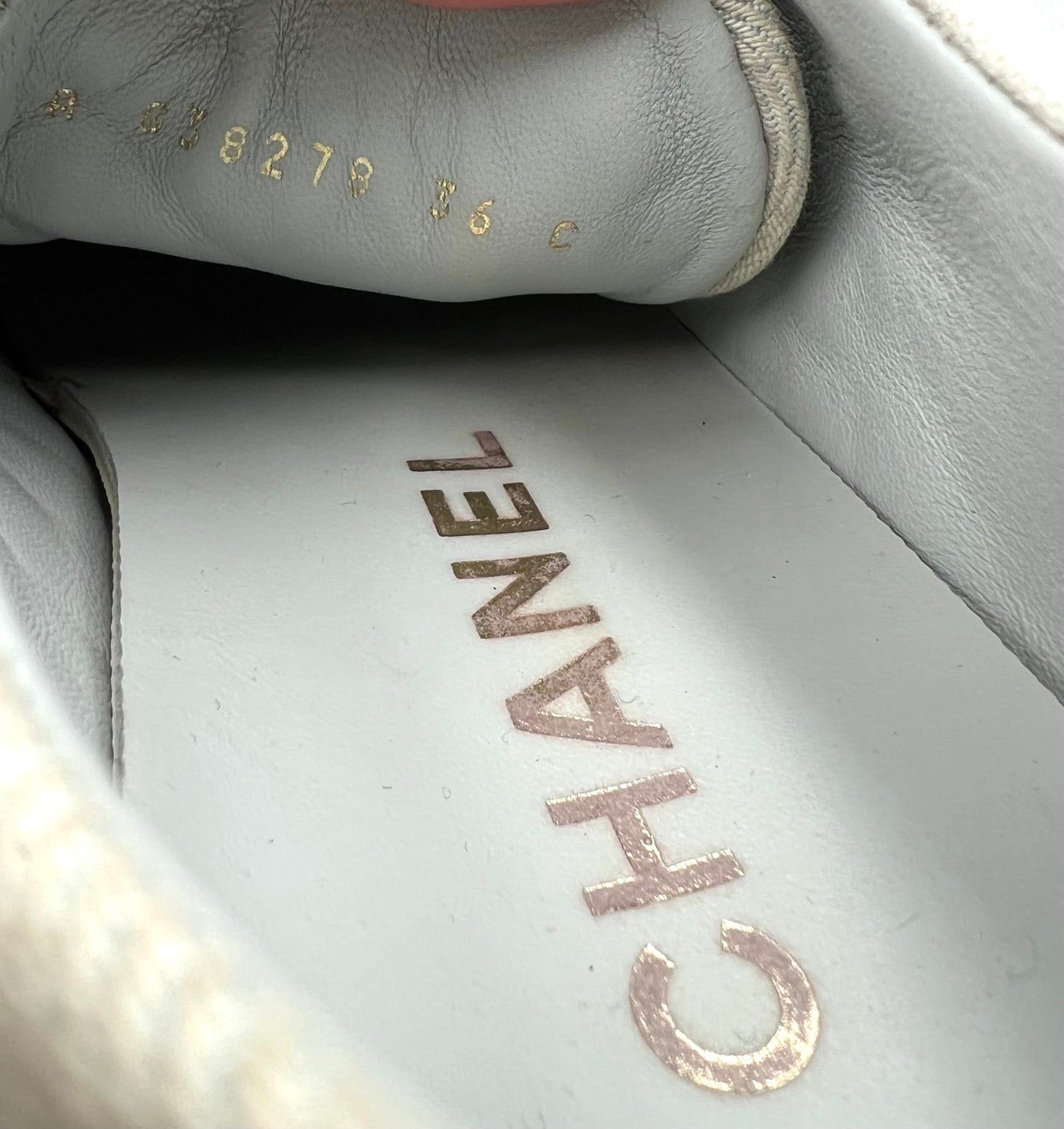 Chanel 22C cruise 2022 collection Light Blue Gray Denim CC Logo Low Top Sneakers Size 36C (🇵🇭P48,270)
