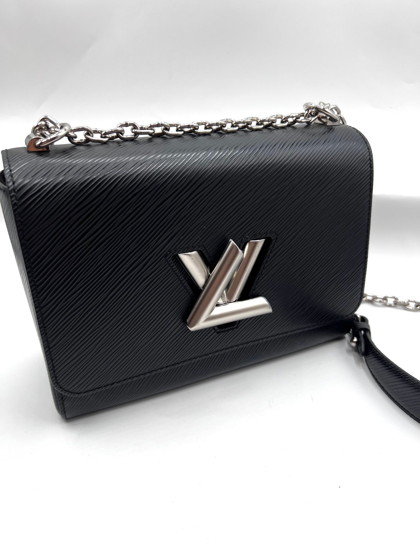 Louis Vuitton Black Epi Twist Flap Chain Shoulder Bag Mm size (🇵🇭P107,500)
