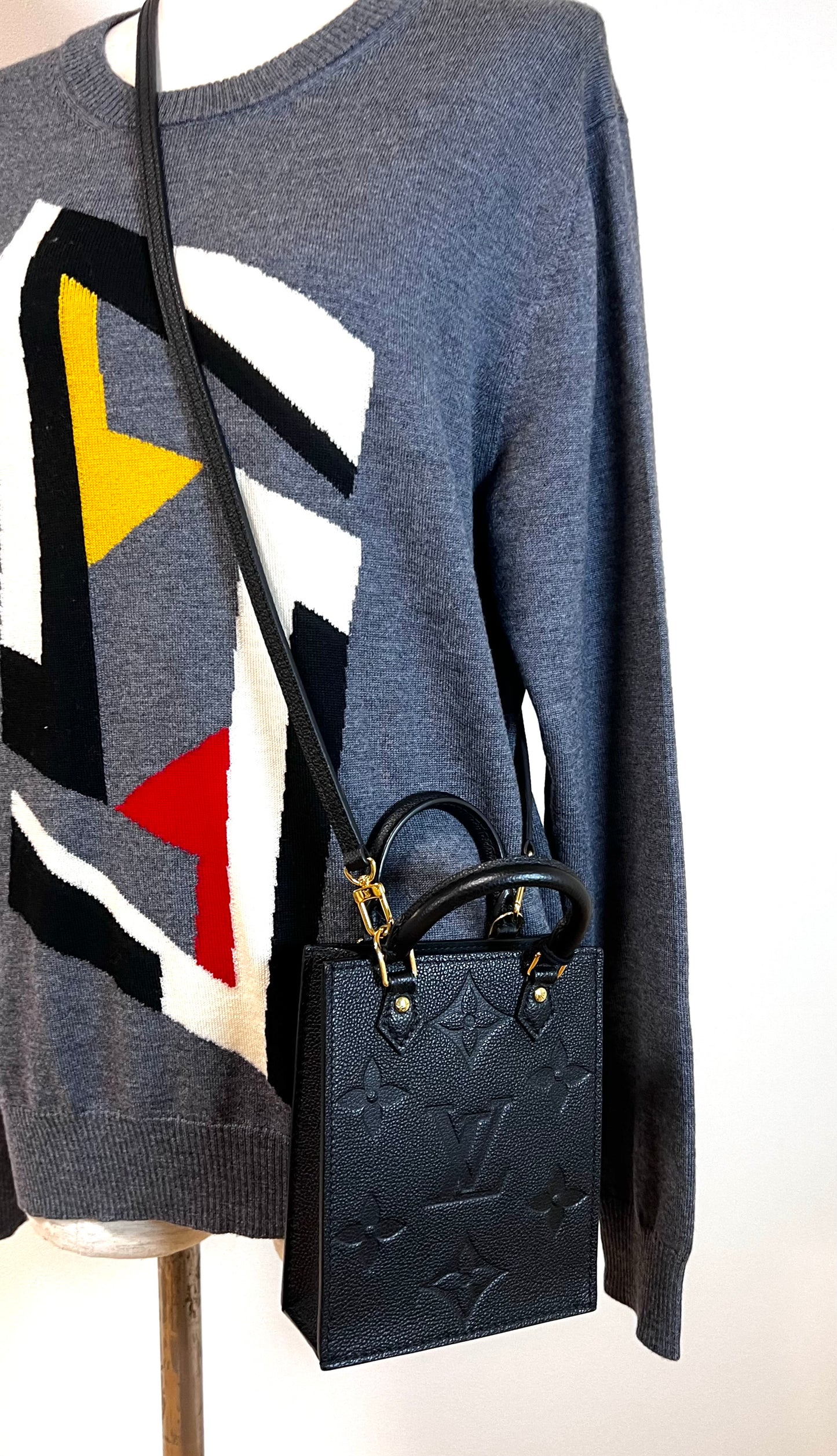 Louis Vuitton Black Empriente Mini Sac Plat Microchip 2 way bag (🇵🇭P76,540)