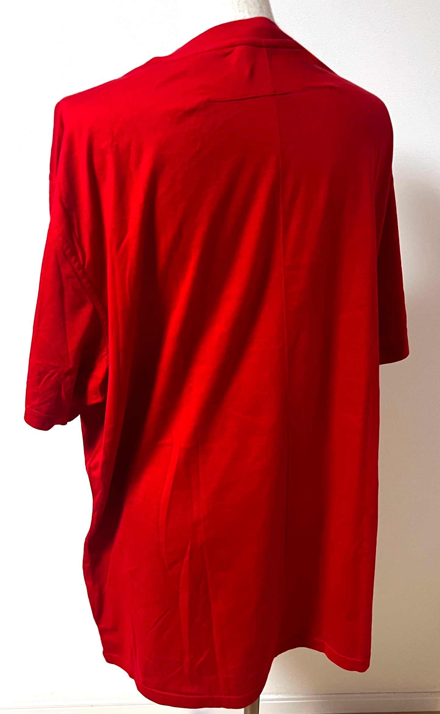 Givenchy Red Tshirt L Size     (🇵🇭P5,160)