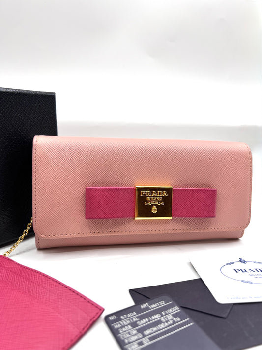 Prada Saffiano Flap Long wallet w/ Detachable Card Case       (🇵🇭P16,340)