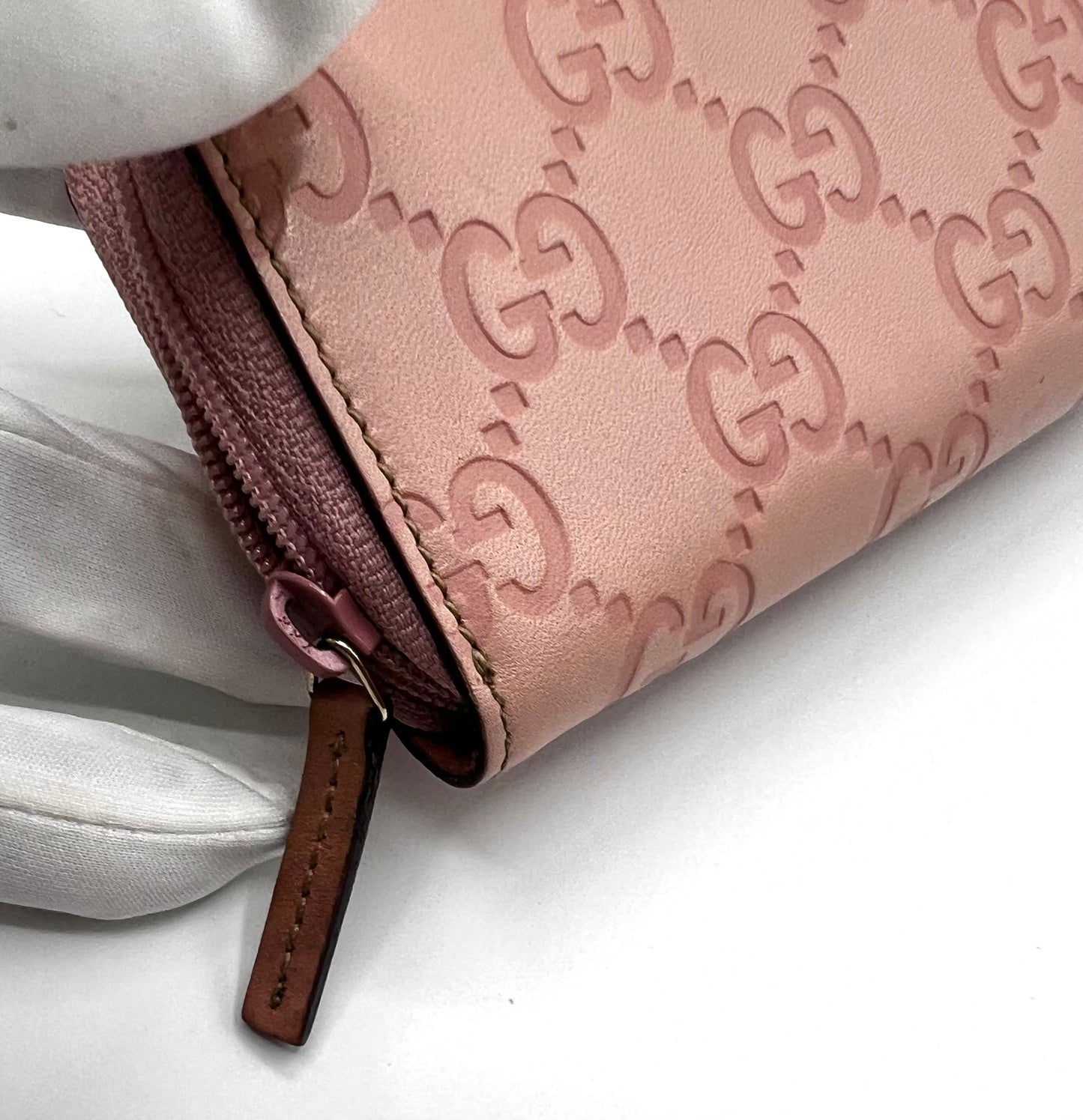 Gucci Pink Zip Around Card Case  (🇵🇭P9,890)