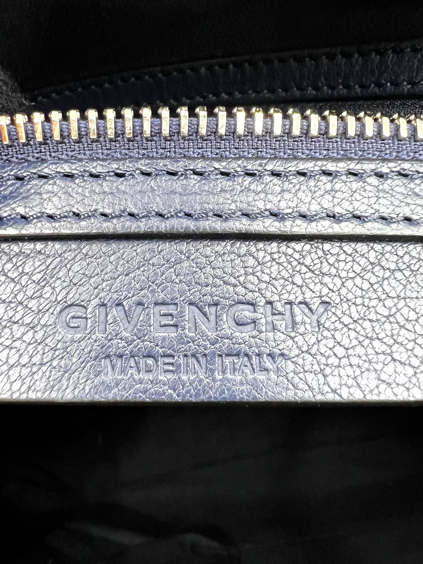 Givenchy Small Antigona Tricolor Goat Skin 2 way Bag   (🇵🇭P46,440)