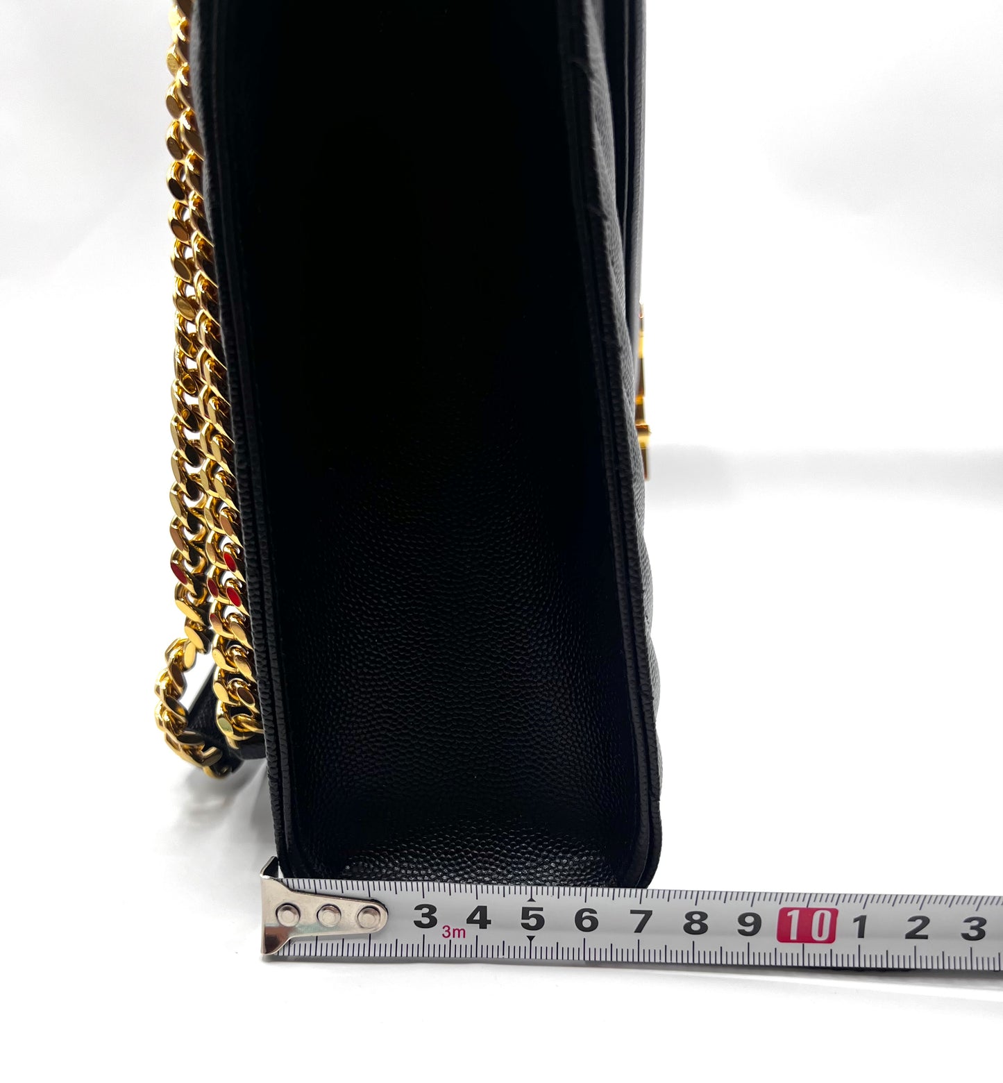 Yves Saint Laurent Chevron Large Envelope Flap Chain Shoulder Bag  (🇵🇭P94,600)