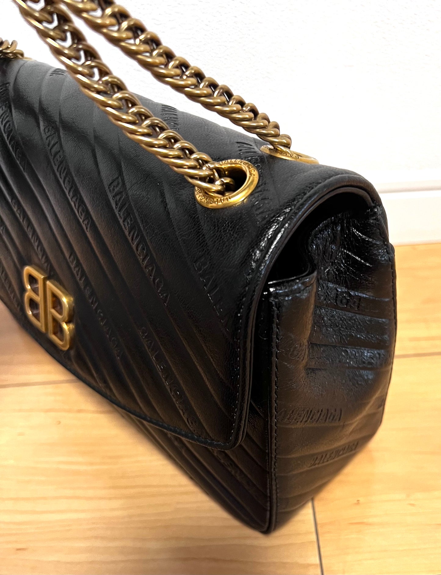 Balenciaga BB Black Leather Chain Shoulder Bag MM size   (🇵🇭P59,340)
