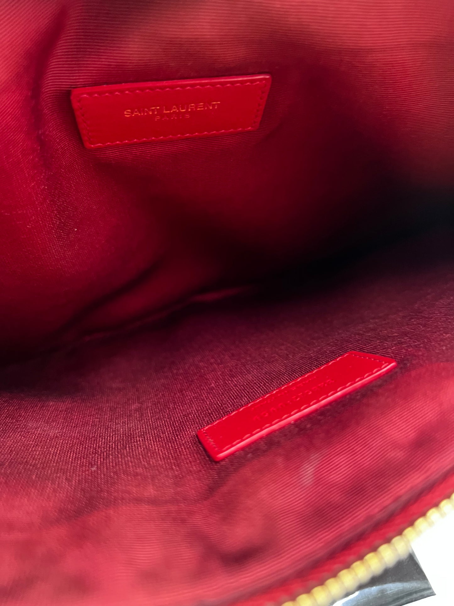 Yves Saint Laurent Red Leather Document Clutch Bag            (🇵🇭P16,340)