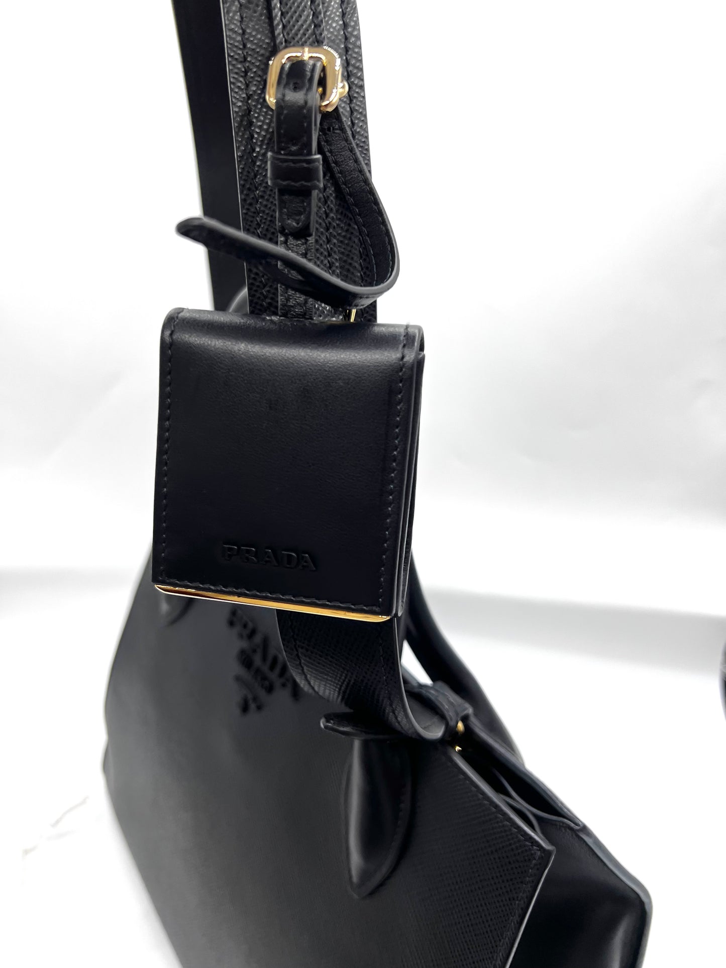 Prada Saffiano Black Monochrome Tote 2 way Bag   (🇵🇭P63,640)