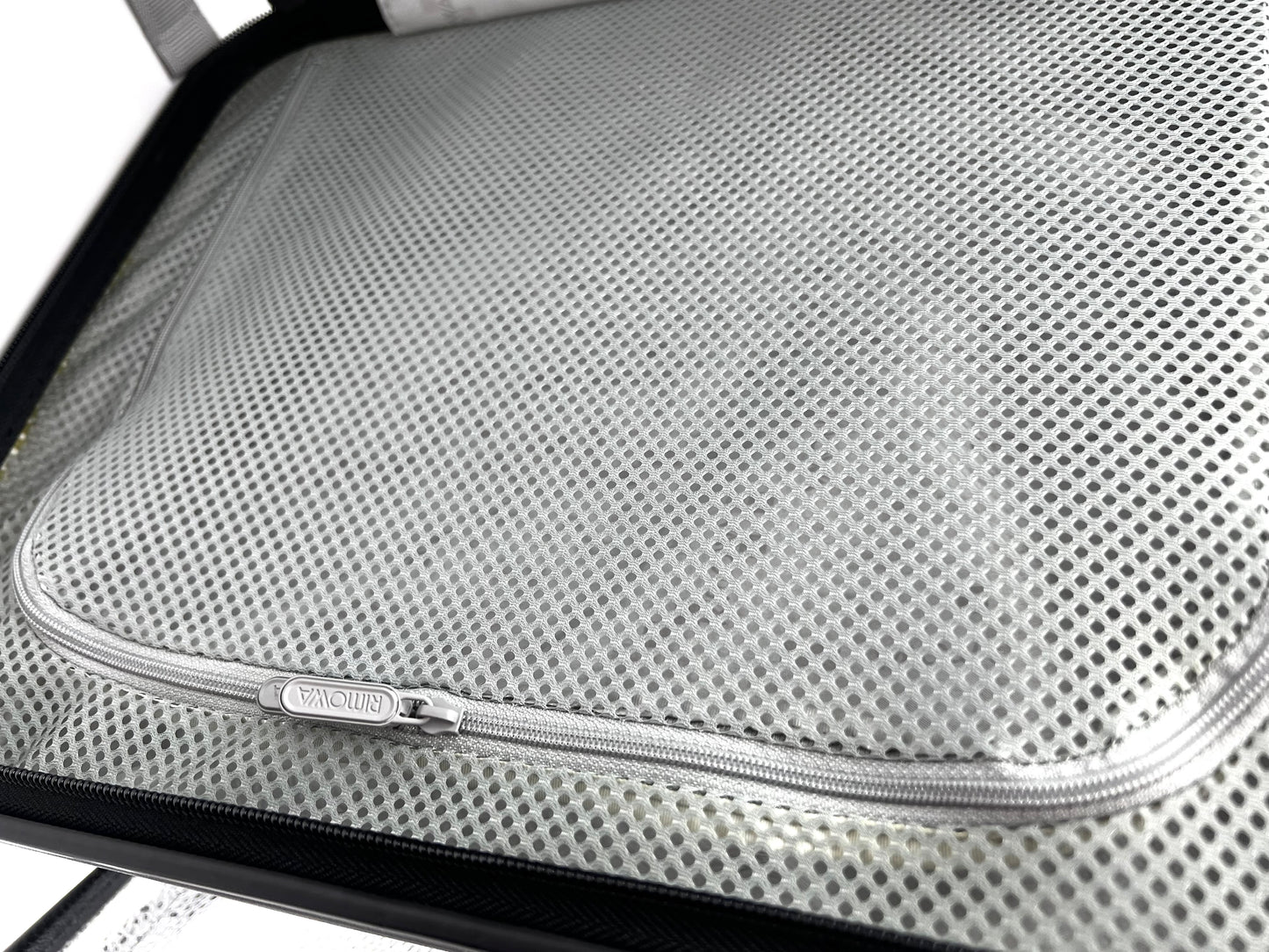 Rimowa Salsa Dark Brown Carry Suitcase 23L                  (🇵🇭P36,980)