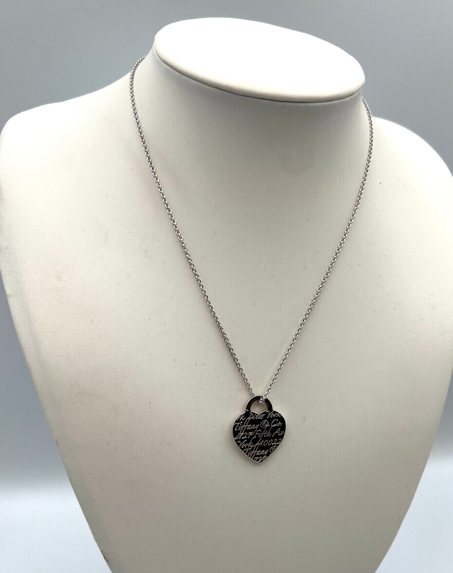 Tiffany & Co Silver 925 Notes 727 Fifth Avenue Heart Tag Necklace 41cm (🇵🇭P12,040)
