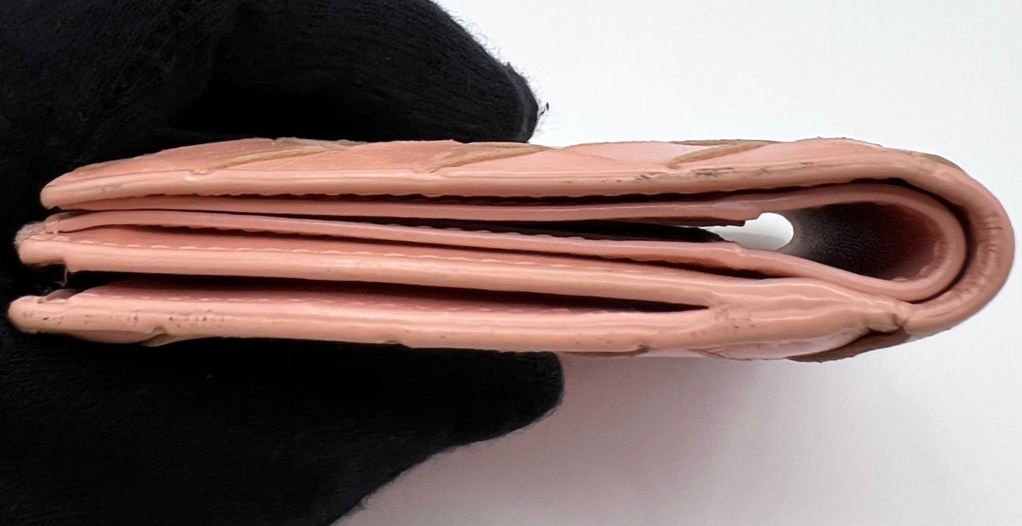 Bottega Venetta Compact Wallet (🇵🇭P8,699)