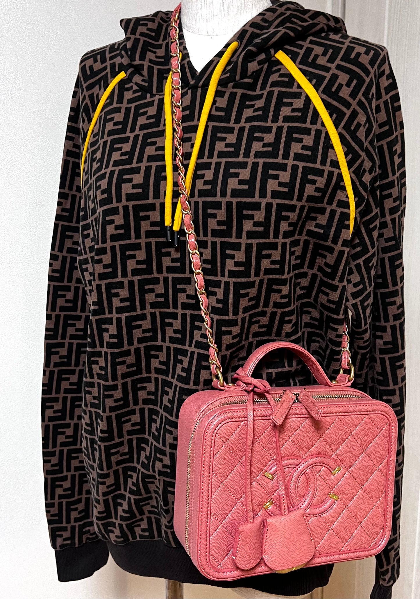 Chanel Caviar Vanity 21cm Rose Gold GHW Series 28        (🇵🇭P180,600)