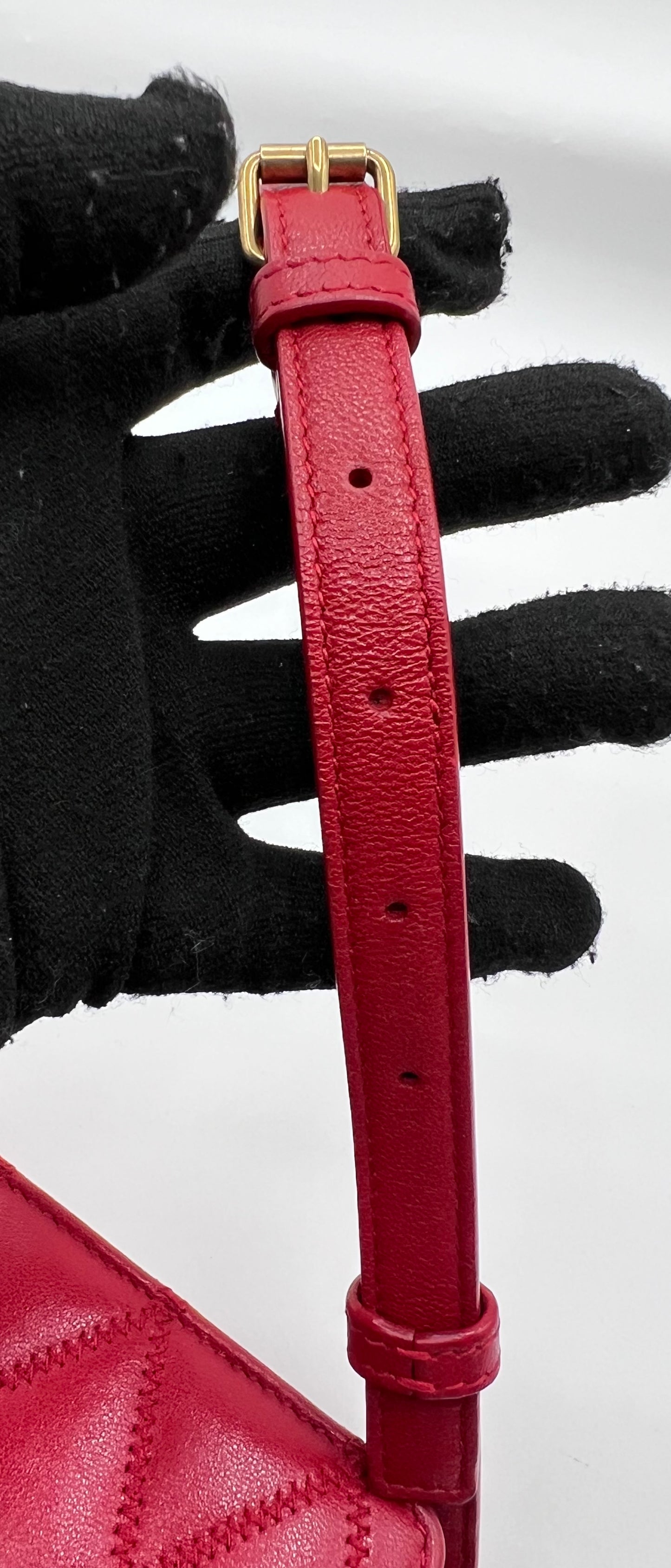 Yves saint Laurent Angie Wallet On Chain   (🇵🇭P80,840)