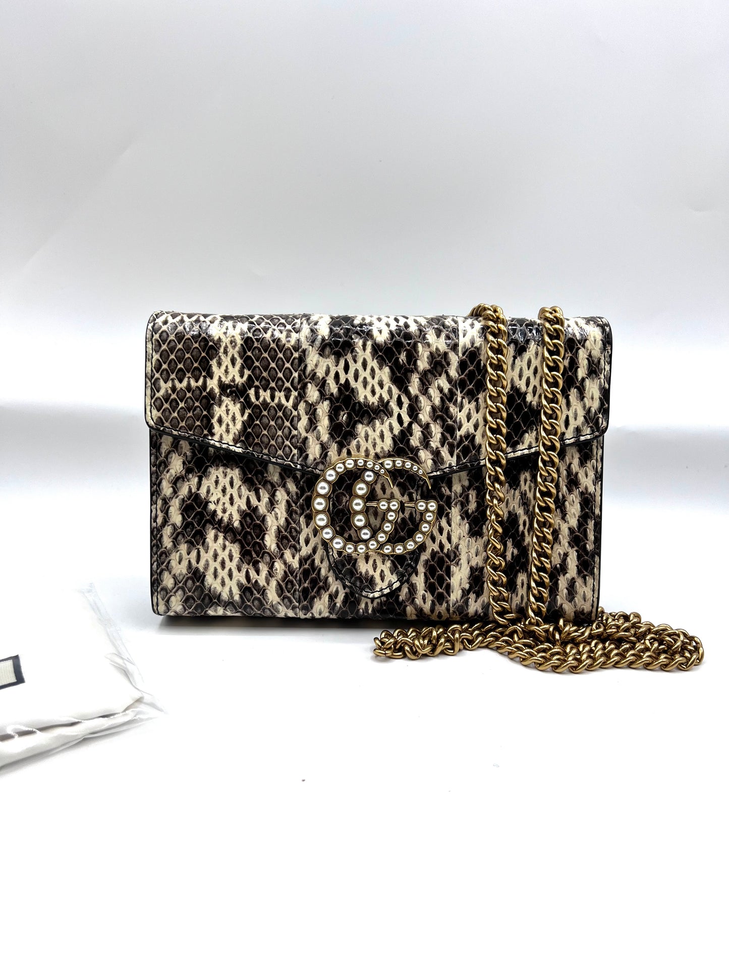 Gucci Pearly GG Marmont Python Wallet On Chain           (🇵🇭P59,340)