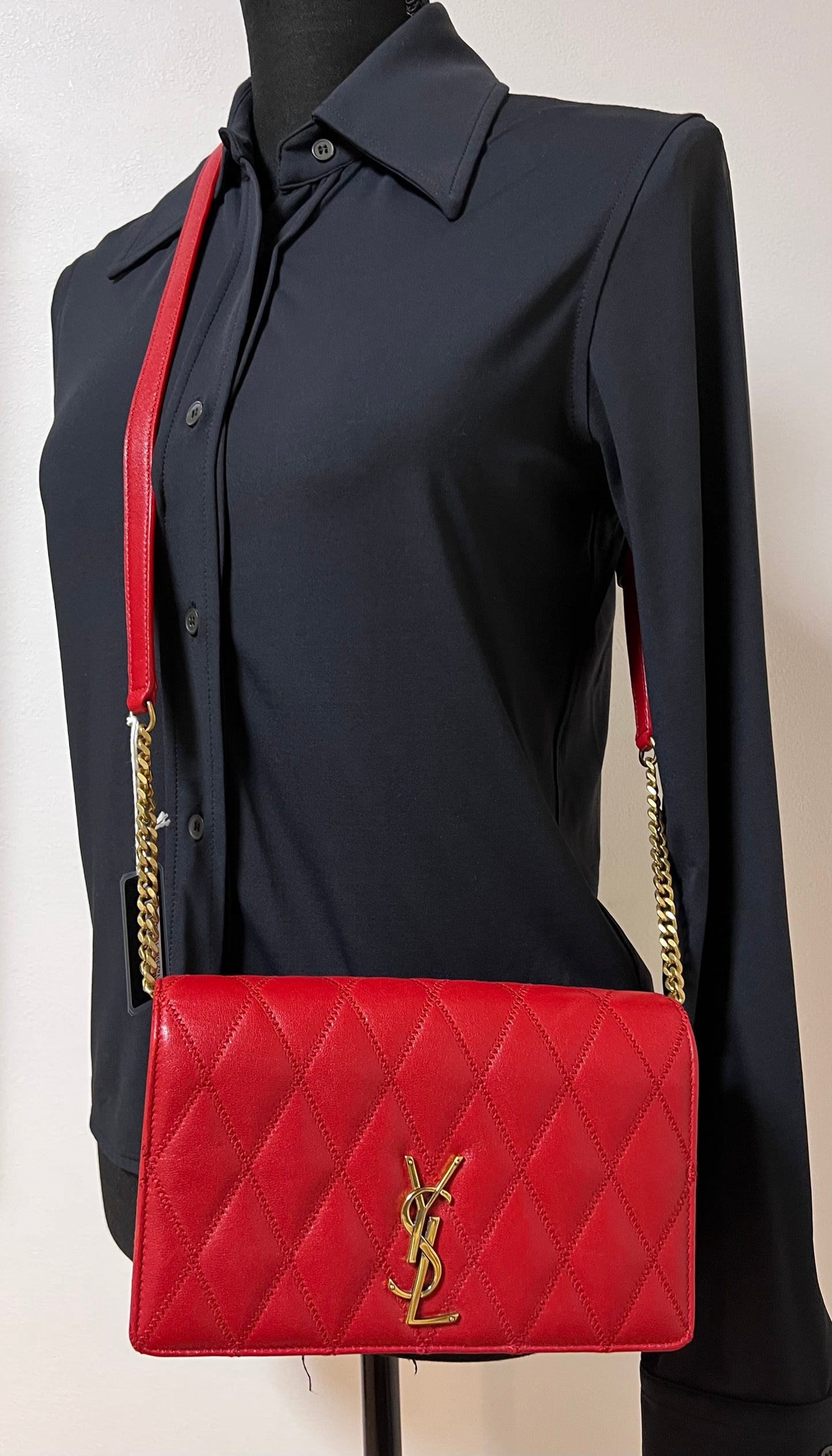 Yves saint Laurent Angie Wallet On Chain   (🇵🇭P80,840)