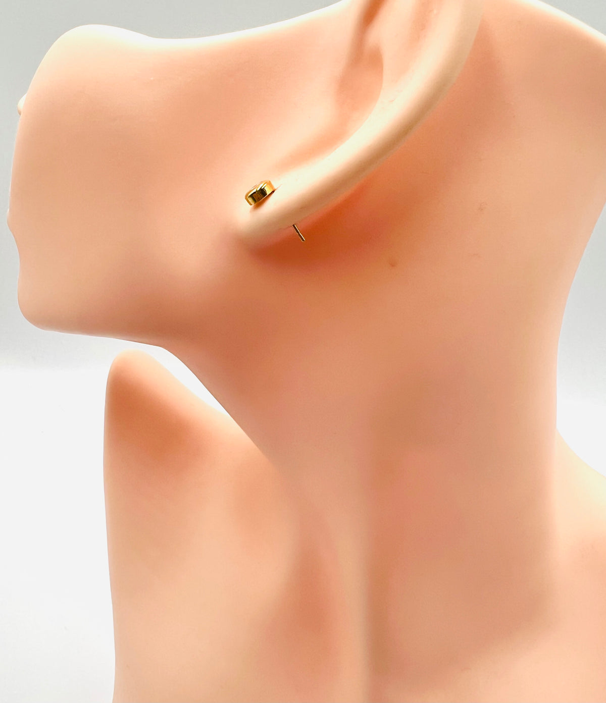 K18 Jp Gold Stud earings D-0.30ct 1.1grms w/ cert