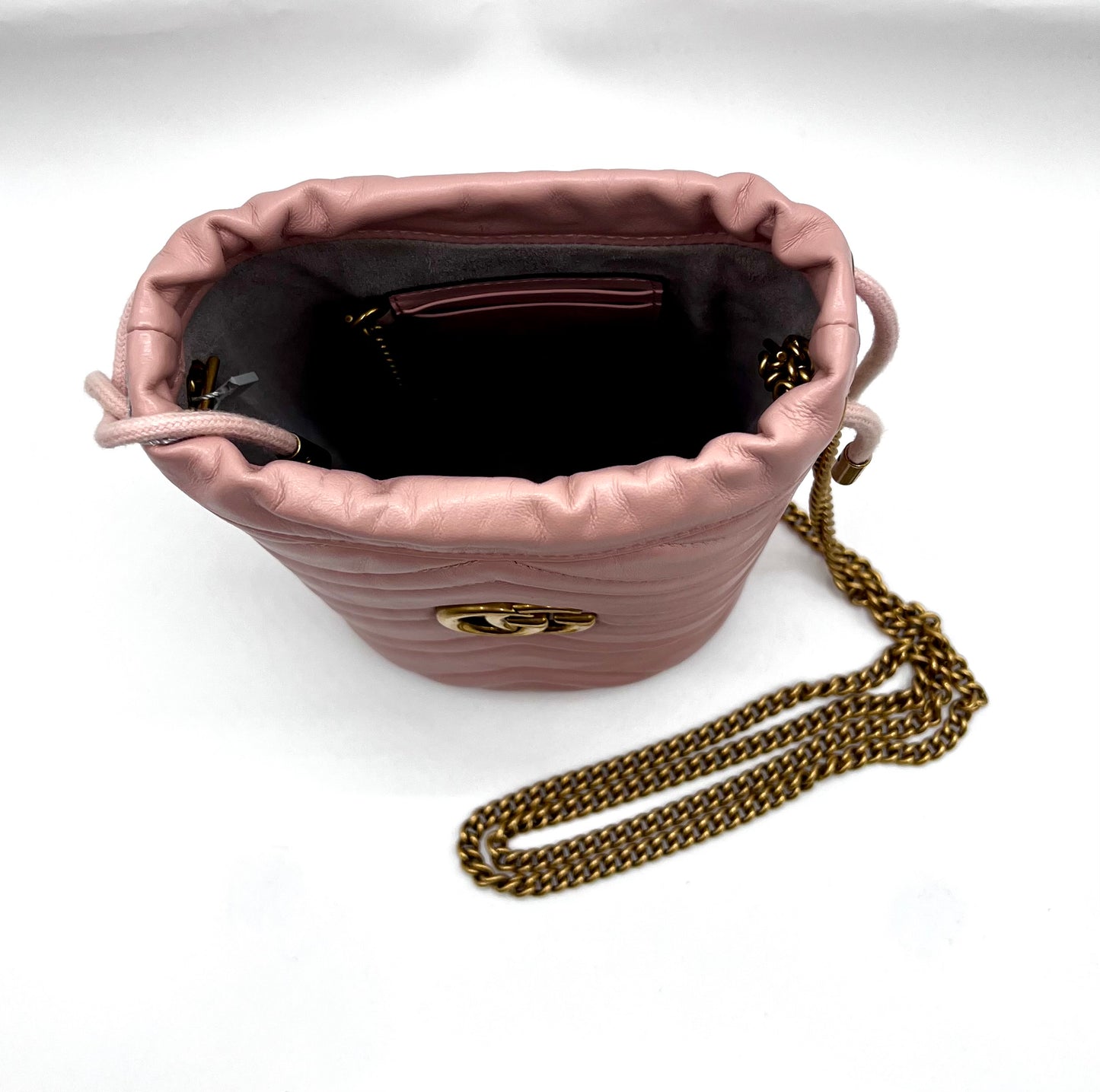 Gucci Marmont Sakura Pink Mini Bucket Bag (🇵🇭P37,840)
