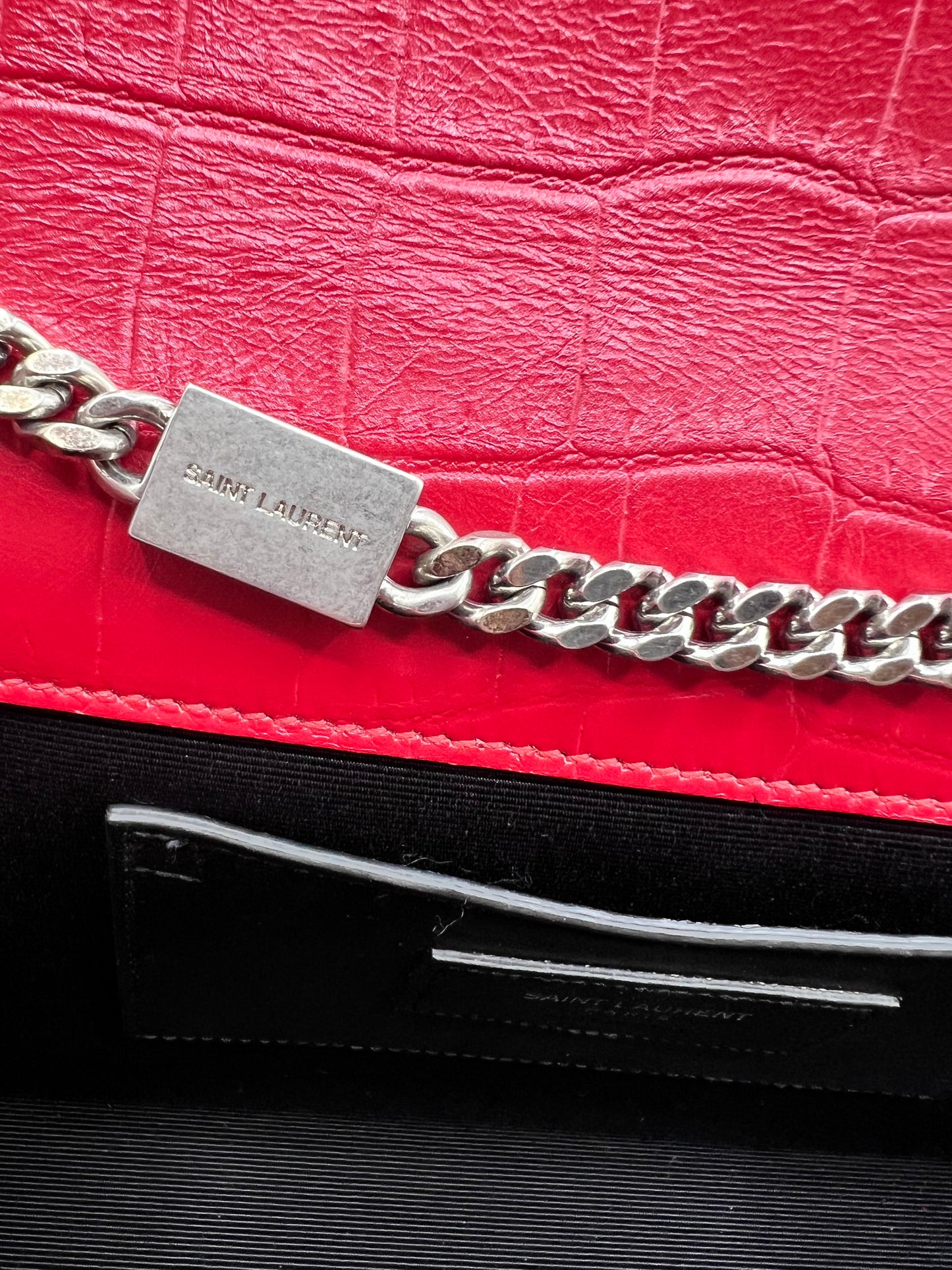 Yves Saint Laurent Kate Tassel Croc Embossed Leather MM Size Red Flap  (🇵🇭P76,540)