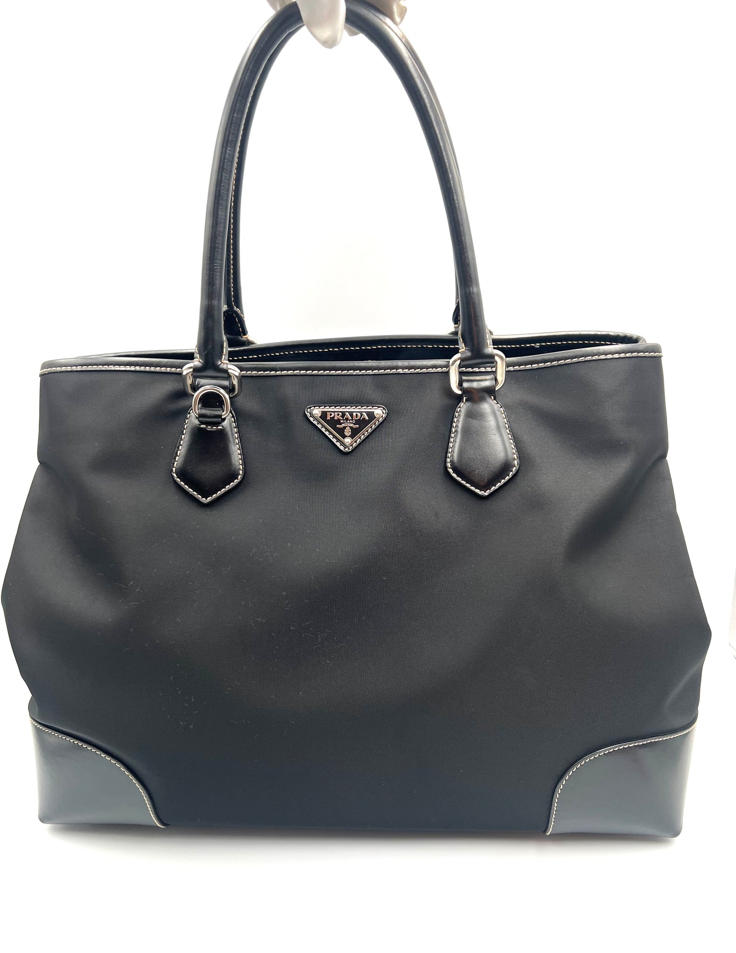 Prada Tessuto Nylon Black Tote Bag (🇵🇭P24,940)