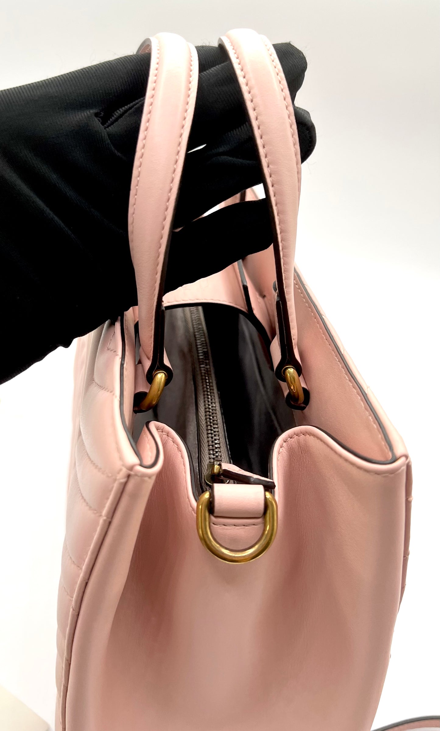 Gucci GG Marmont Quilted Leather 2 way Bag in Pink      (🇵🇭P63,640)
