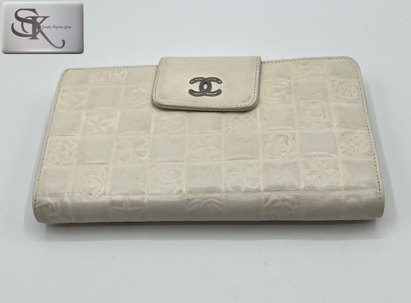 Chanel white Wallet 🇵🇭P9,200🇵🇭