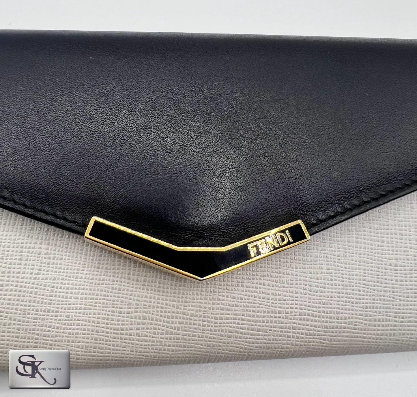 FENDI OFF WHITE / BLACK LEATHER  ENVELOPE CONTINENTAL FLAP WALLET