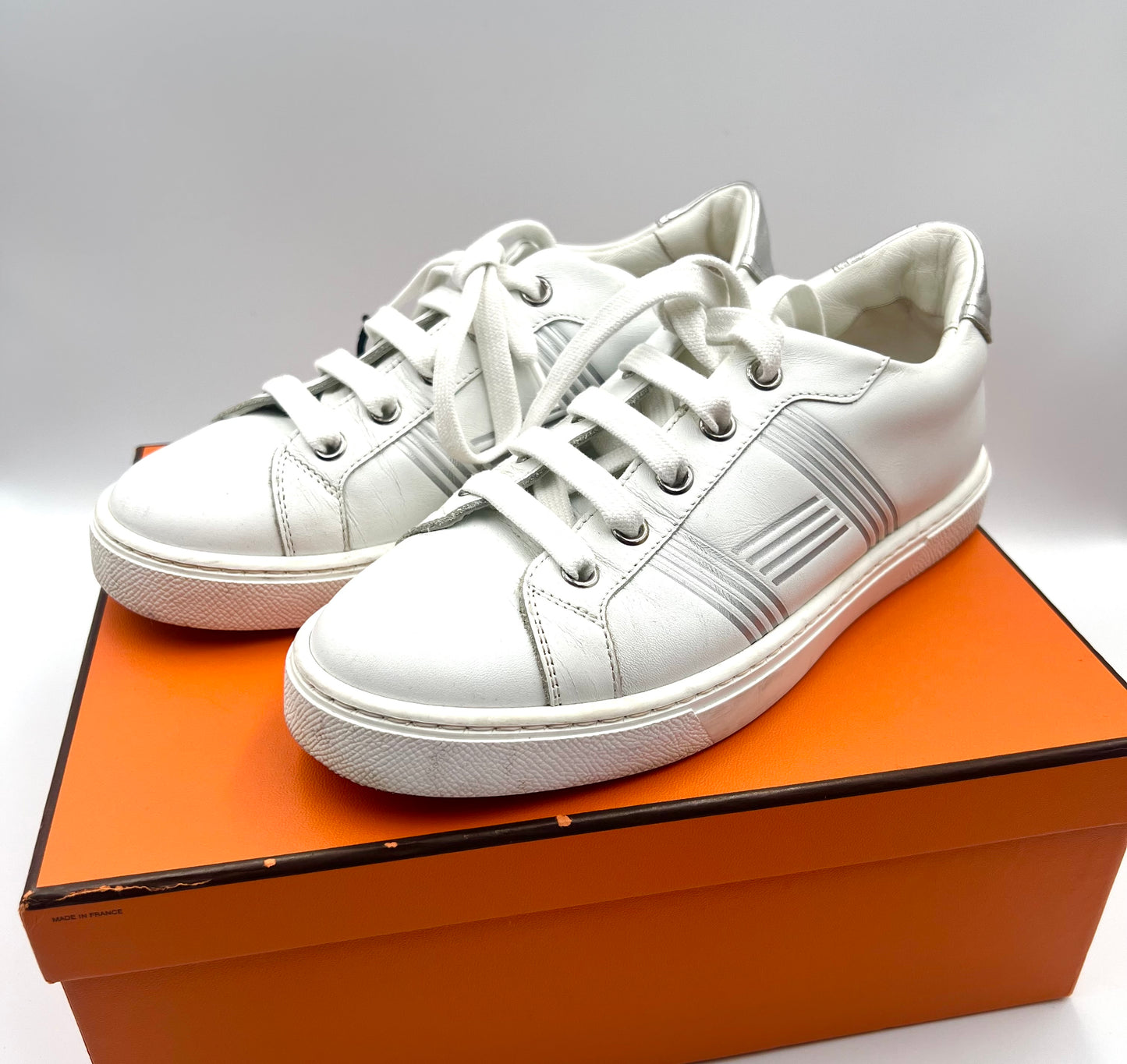 Hermes Avantage  white Calfskin H motif Sneakers Size 35 1/2 (🇵🇭P20,640)