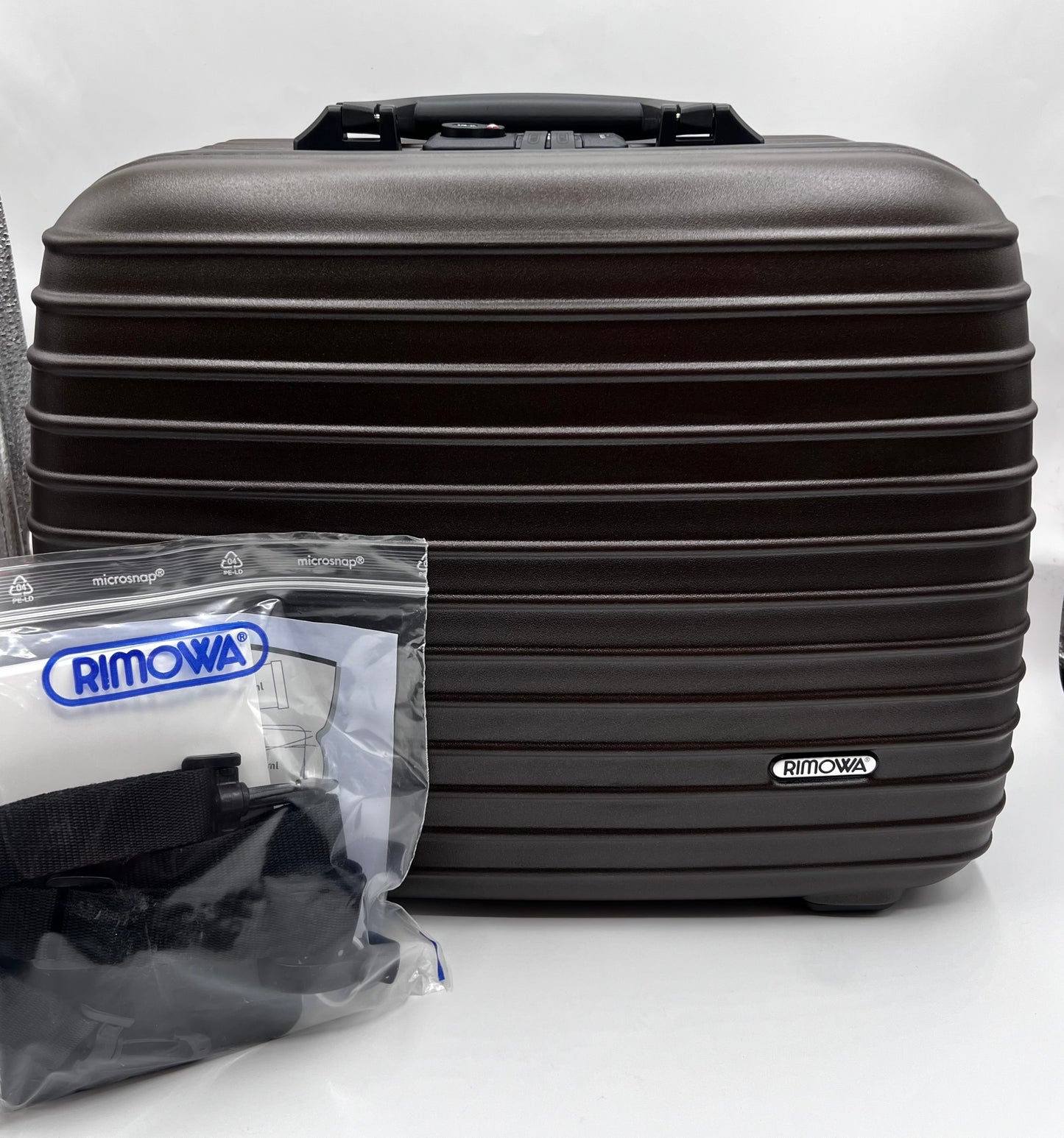 Rimowa Salsa Dark Brown Carry Suitcase 23L                  (🇵🇭P36,980)