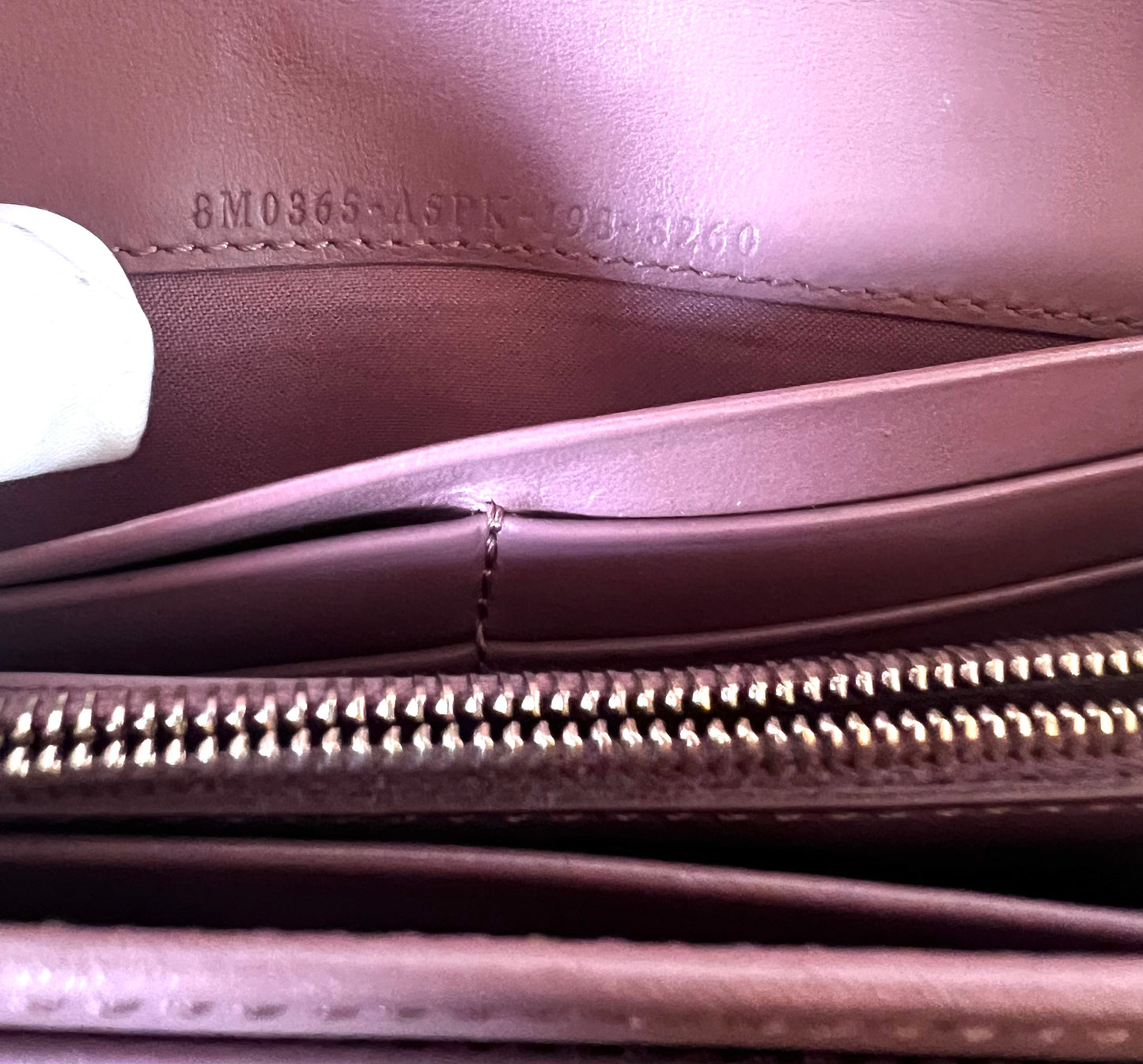 Fendi F is Continental Studded Leather wallet on Chain               (🇵🇭P23,220)