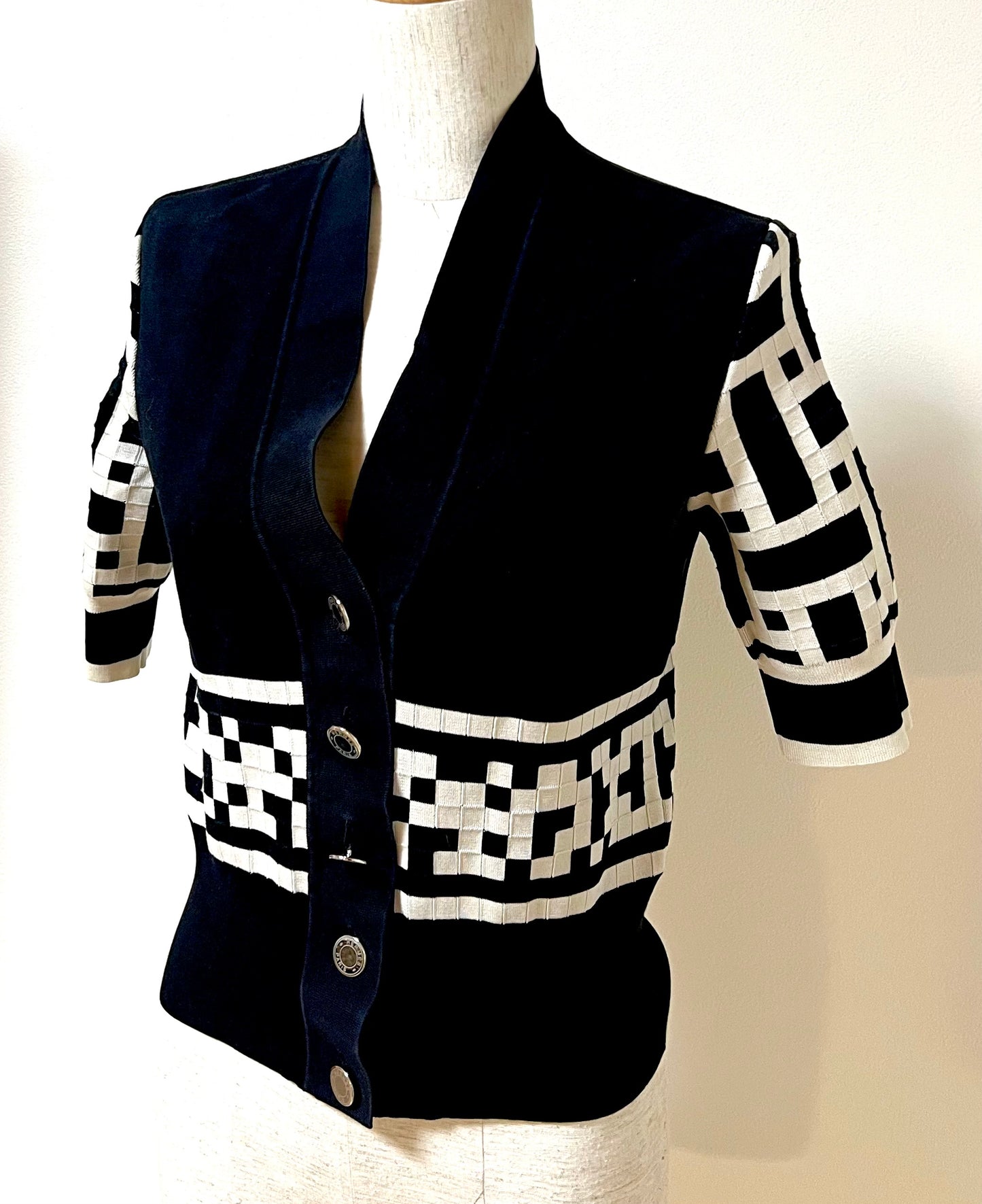 Hermes Cardigan Top Size 36 (🇵🇭P16,340)