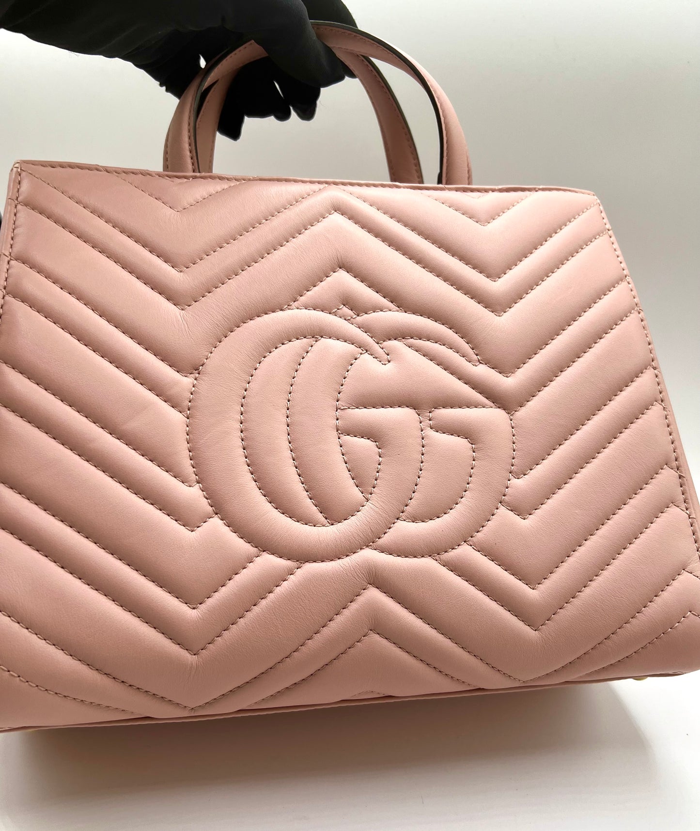 Gucci GG Marmont Quilted Leather 2 way Bag in Pink      (🇵🇭P63,640)