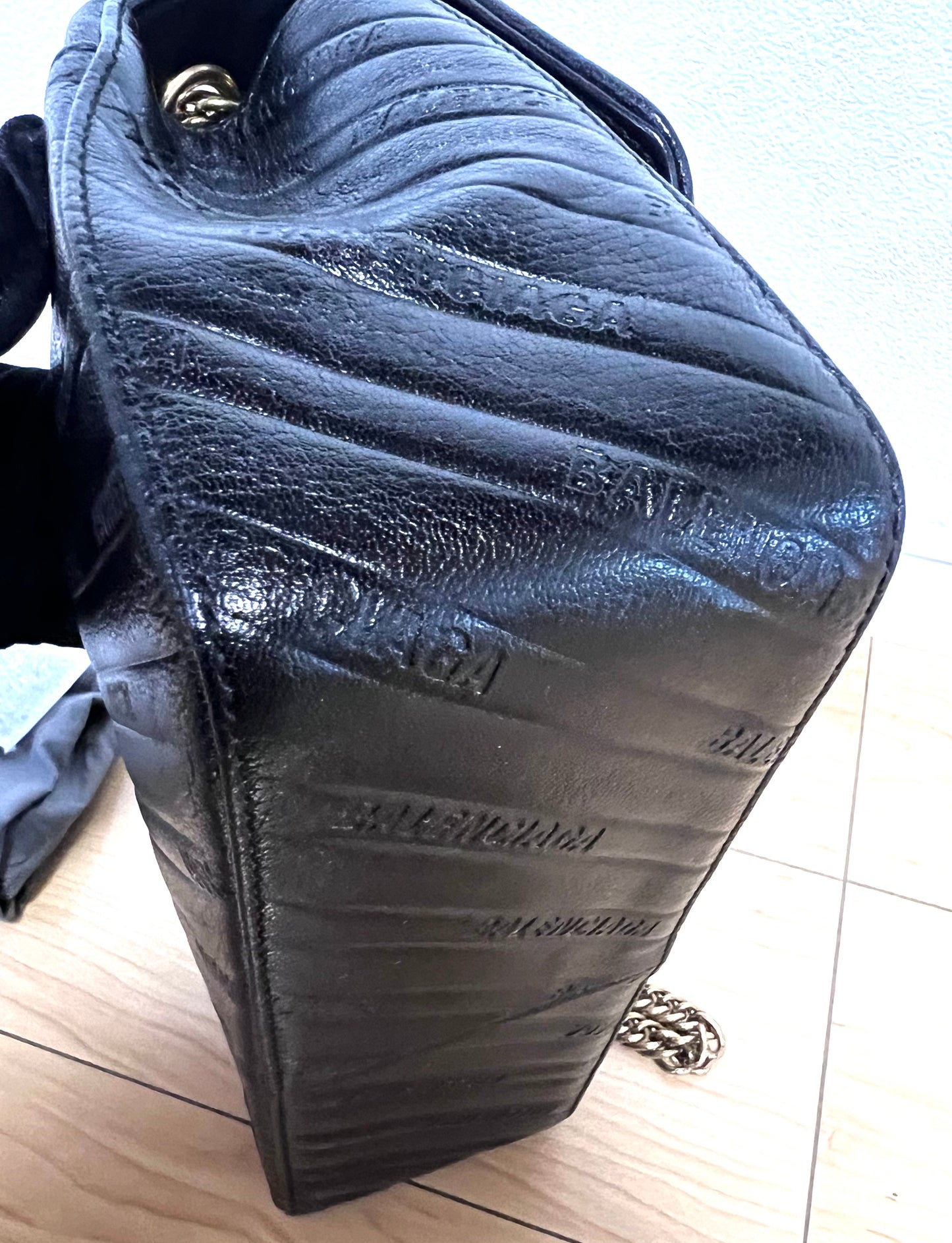 Balenciaga BB Black Leather Chain Shoulder Bag MM size   (🇵🇭P59,340)