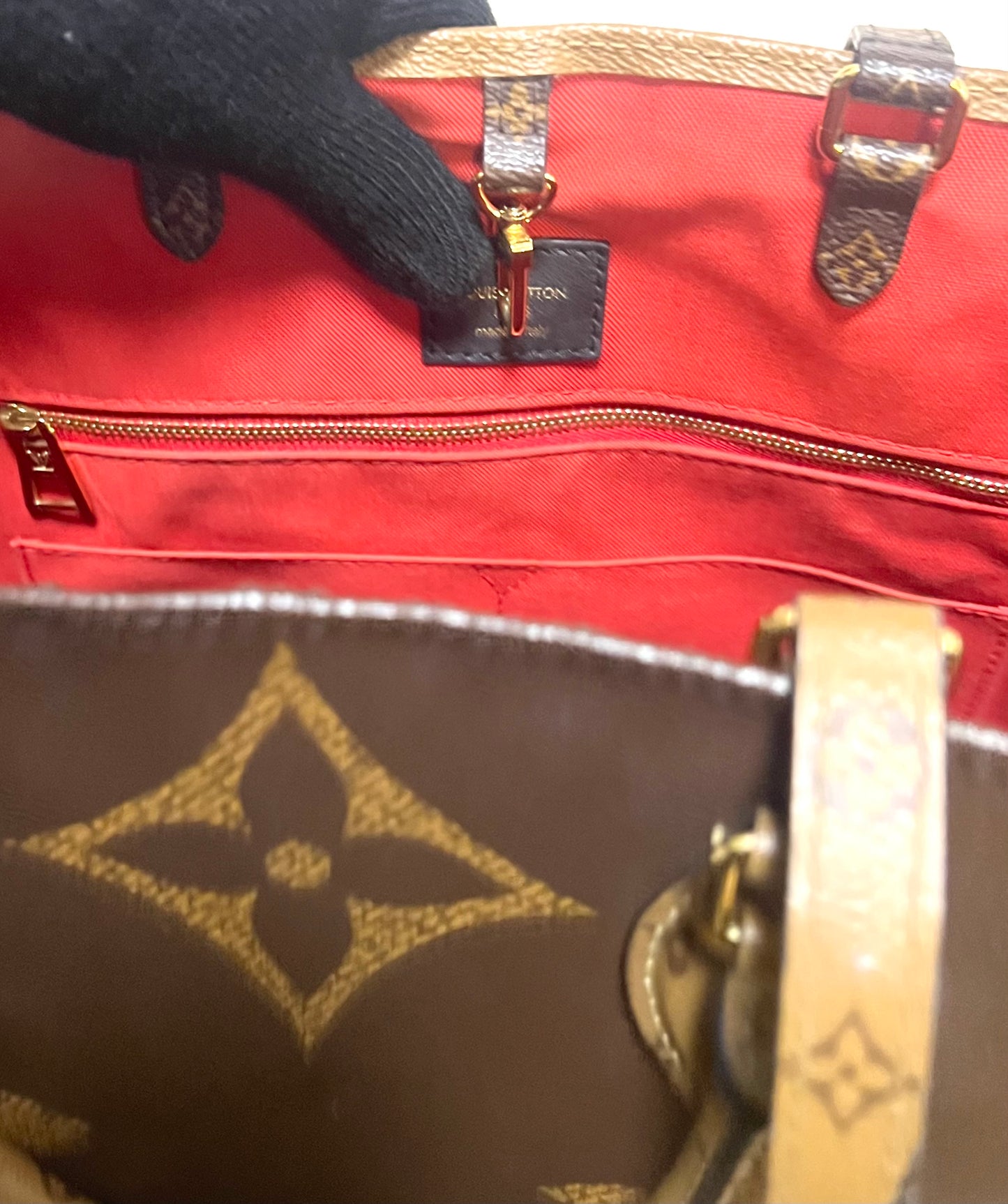 Louis Vuitton On the Go Reverse Tote Bag Gm Size      (🇵🇭P103,200)
