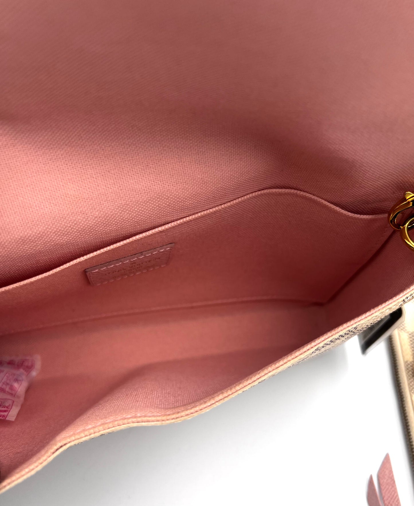 Louis Vuitton Felicie Azur Pochette wallet on chain         (🇵🇭P63,640)