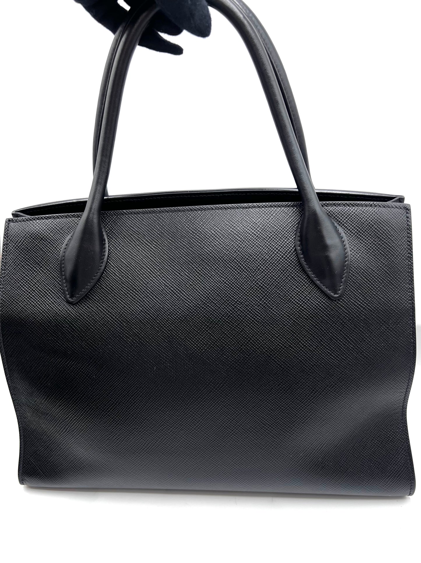 Prada Saffiano Black Monochrome Tote 2 way Bag   (🇵🇭P63,640)