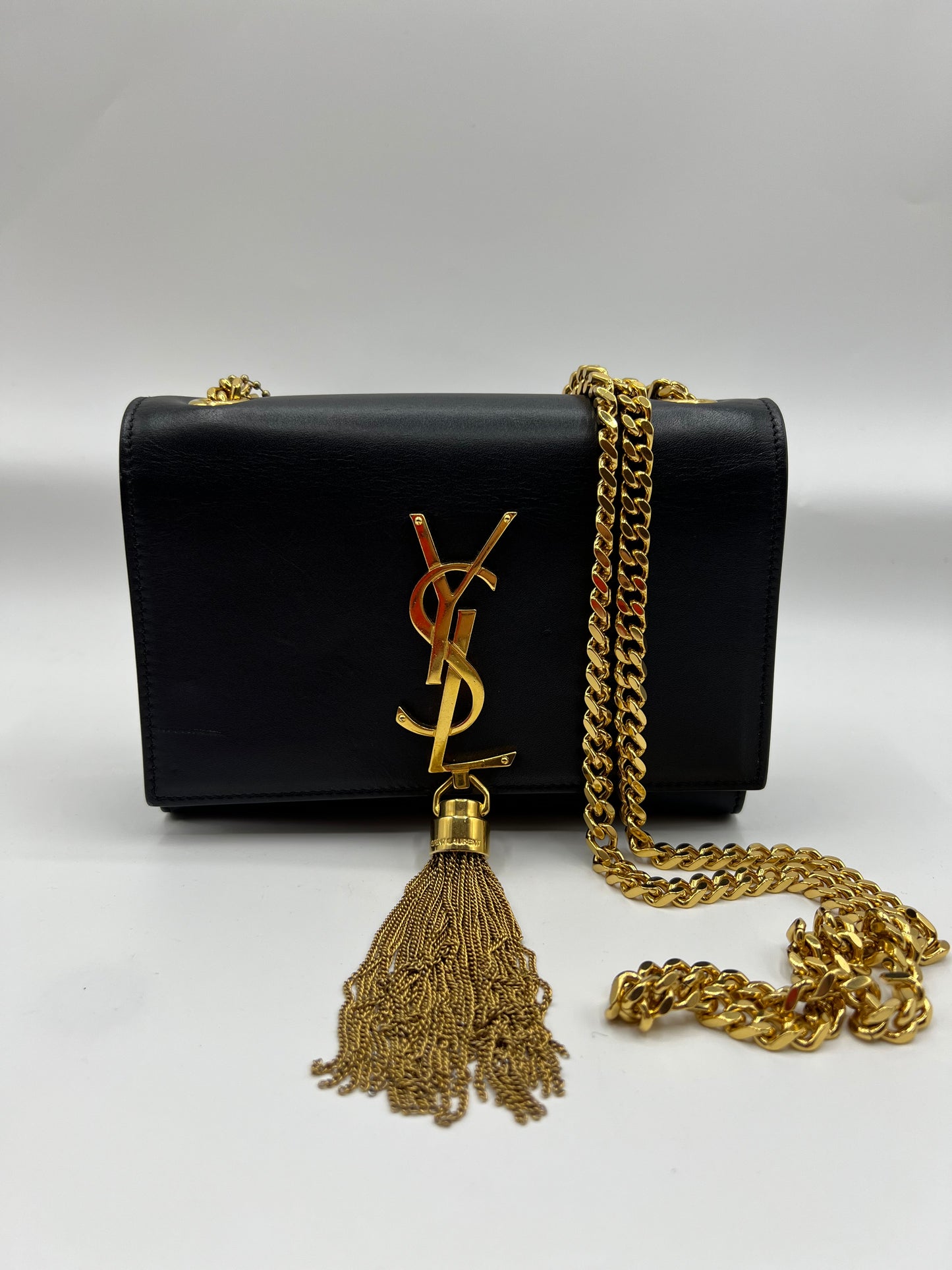 Yves Saint Laurent Kate Wallet on chain (🇵🇭P68,800)