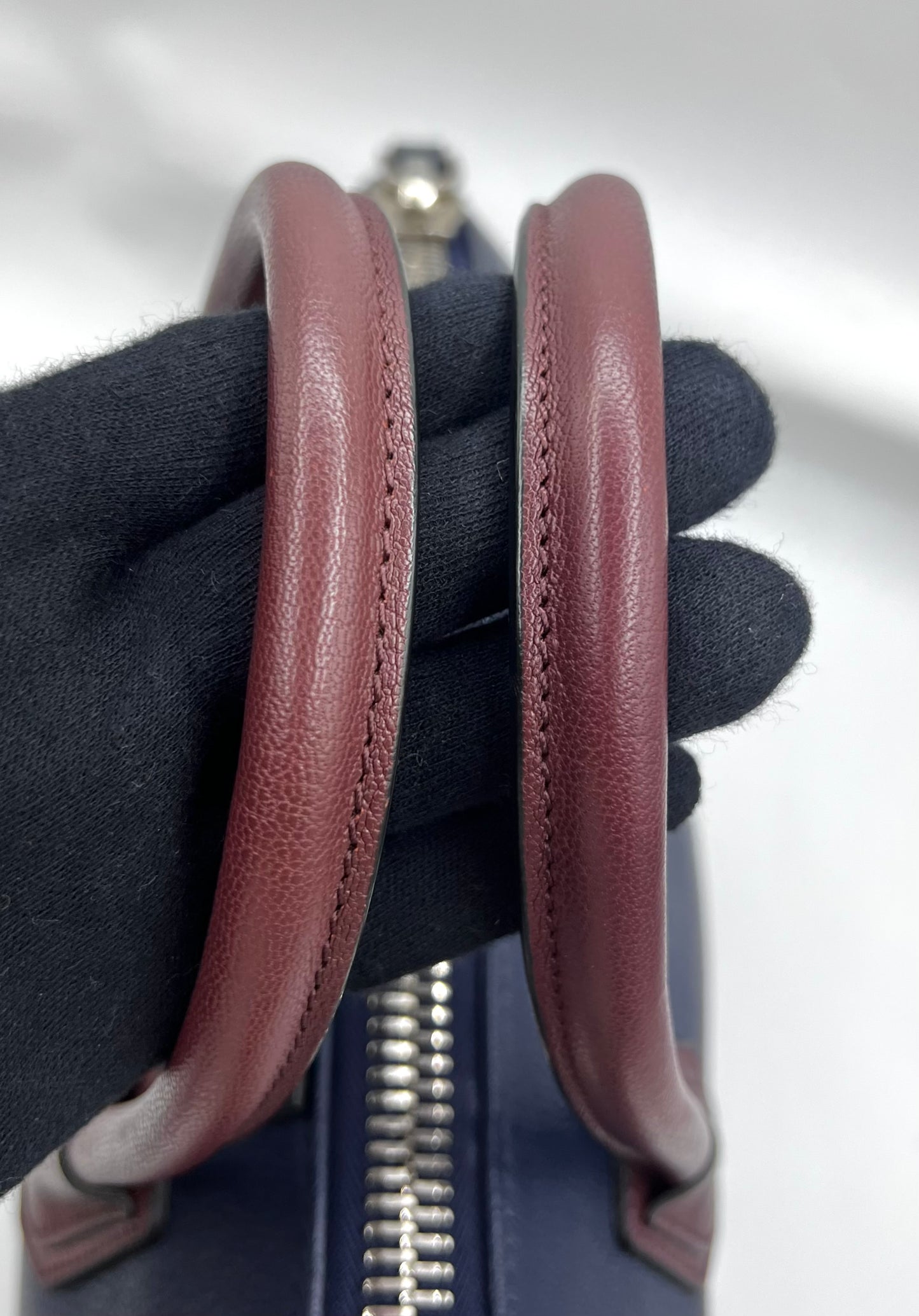 Givenchy Small Antigona Tricolor Goat Skin 2 way Bag   (🇵🇭P46,440)