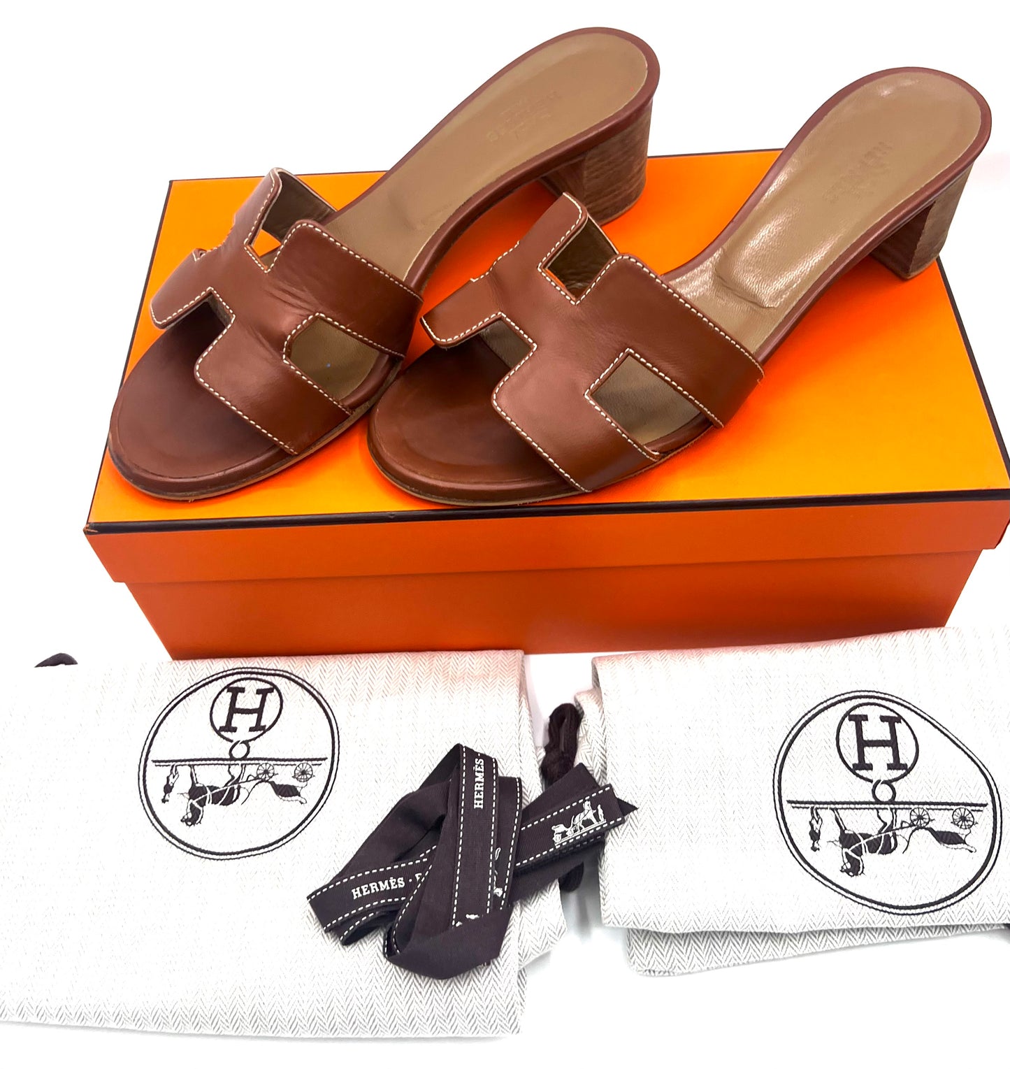 Hermes Oasis Sandals Gold Size 36  (🇵🇭P33,540)