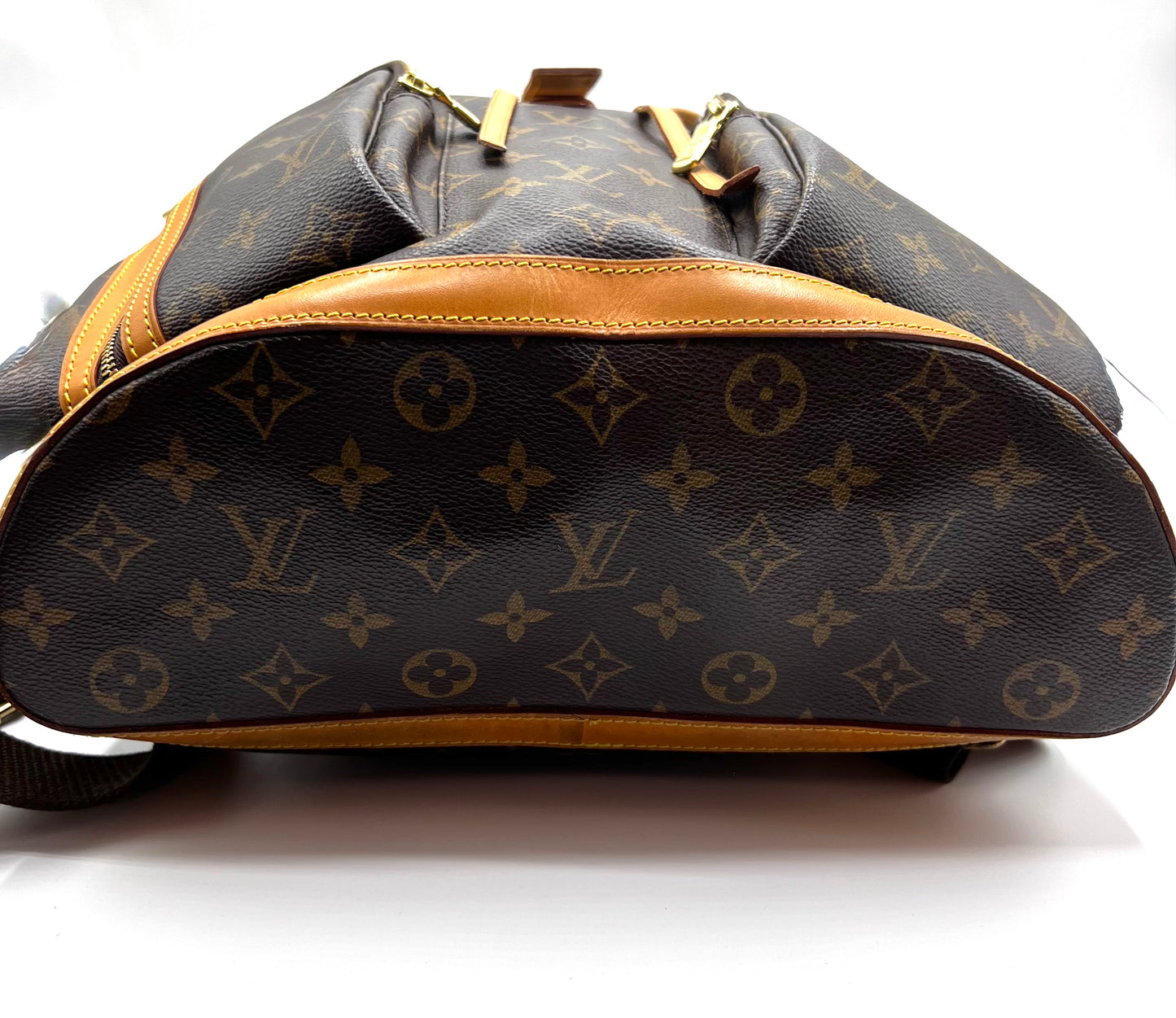 Louis Vuitton Monogram Bosphore Back Pack               (🇵🇭P77,400)