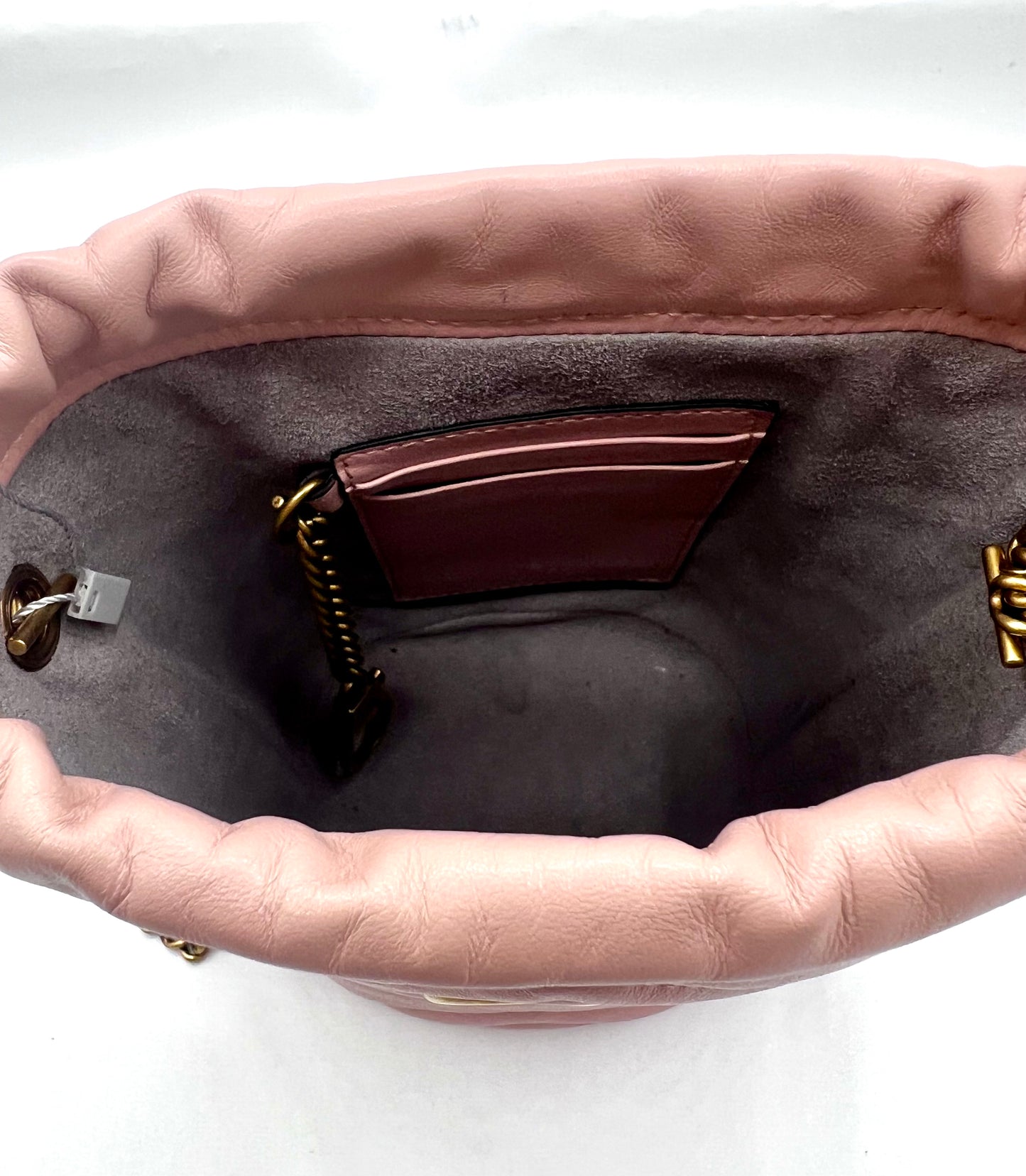 Gucci Marmont Sakura Pink Mini Bucket Bag (🇵🇭P37,840)
