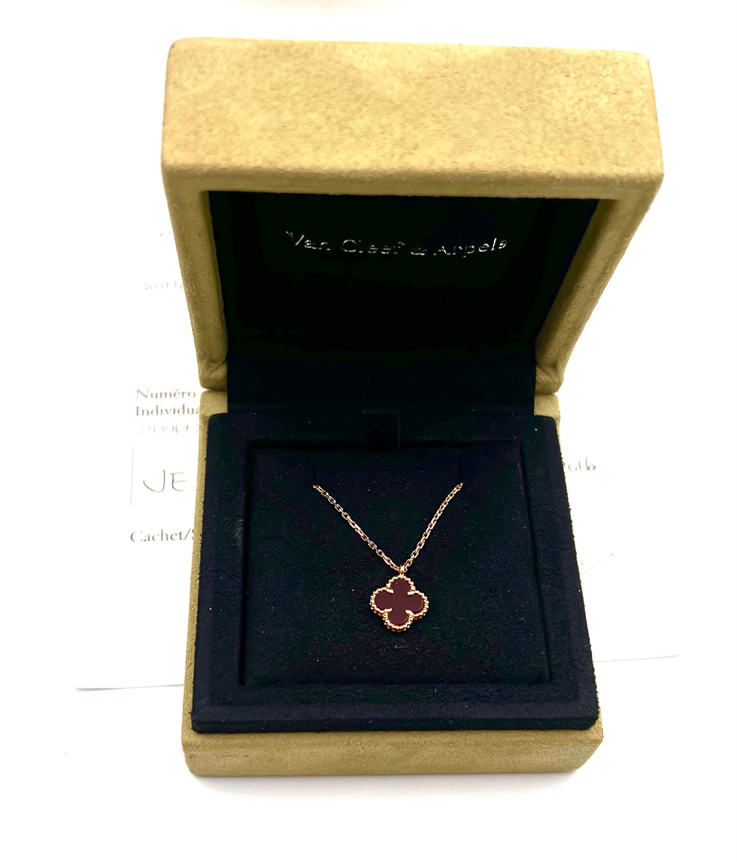Van Cleef & Arpels Sweet Alhambra Carnelian Necklace 18K YG 2.8g 31~41cm            (🇵🇭P145,340)
