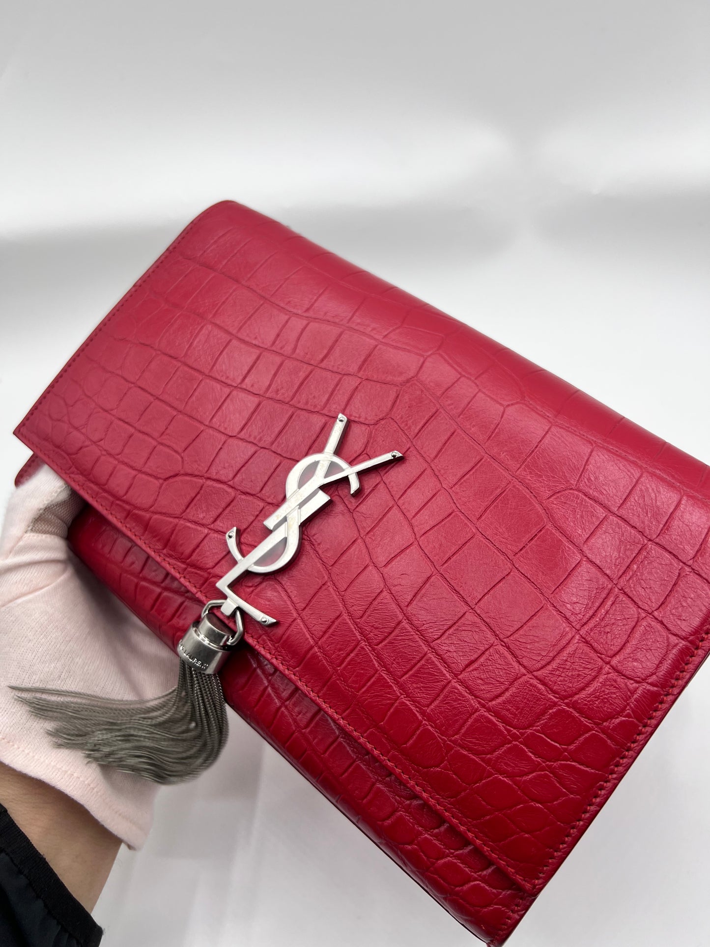 Yves Saint Laurent Kate Tassel Croc Embossed Leather MM Size Red Flap  (🇵🇭P76,540)
