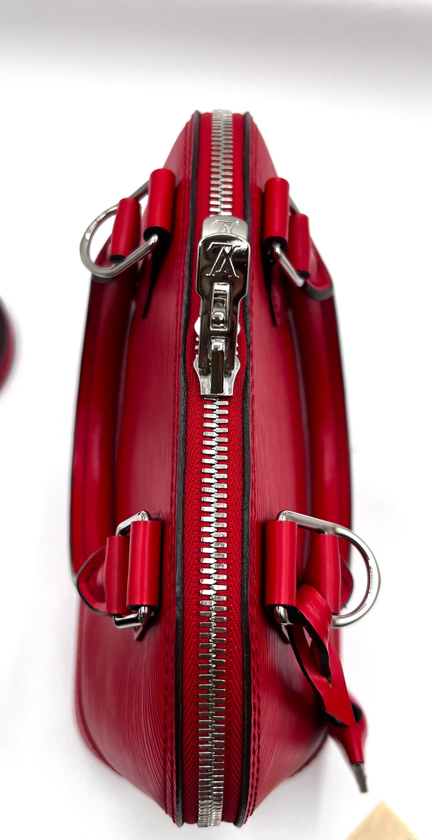 Louis Vuitton Red Epi Leather Alma bb 2 Way Bag                  (🇵🇭P64,500)