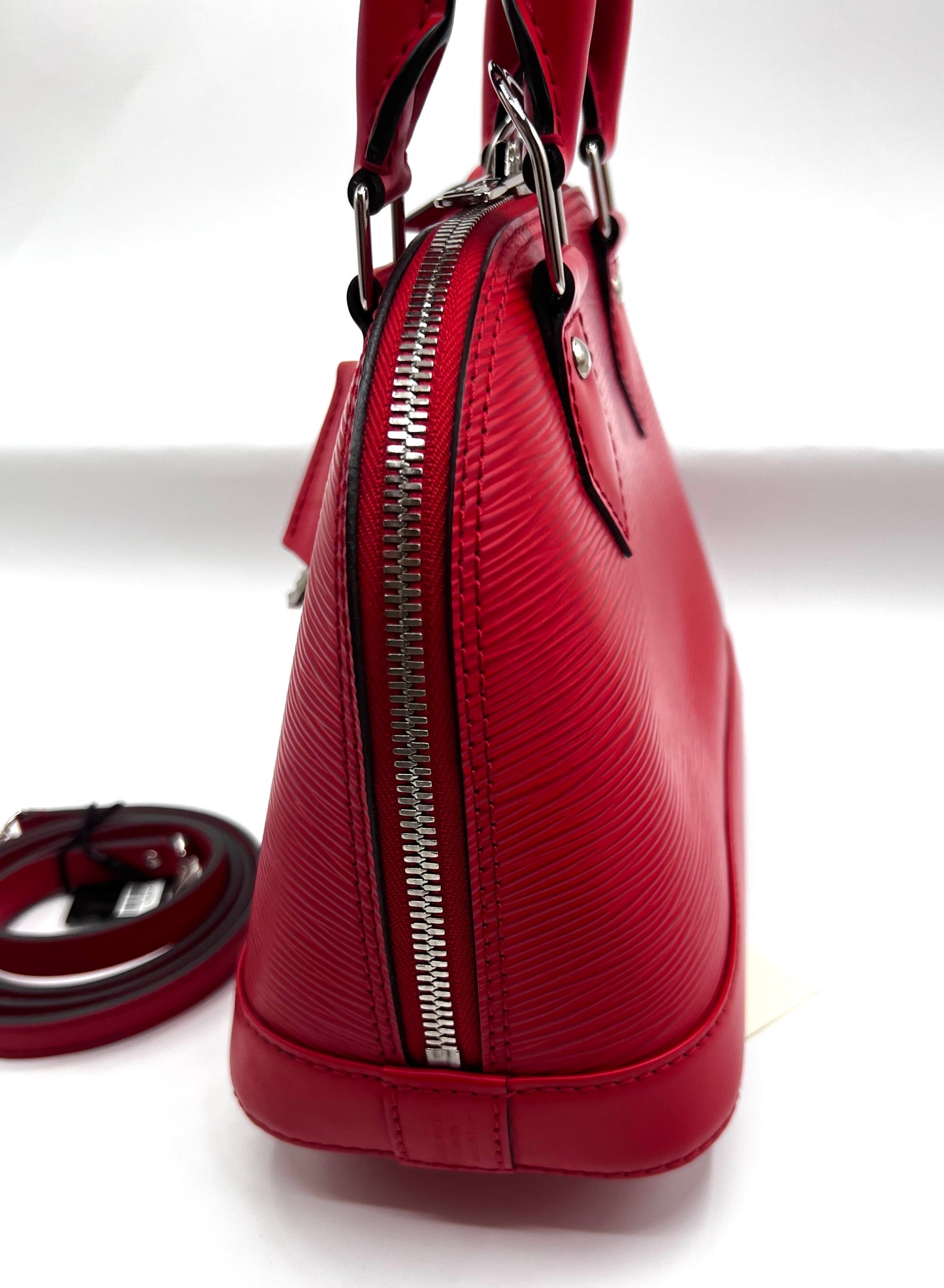 Louis Vuitton Red Epi Leather Alma bb 2 Way Bag                  (🇵🇭P64,500)