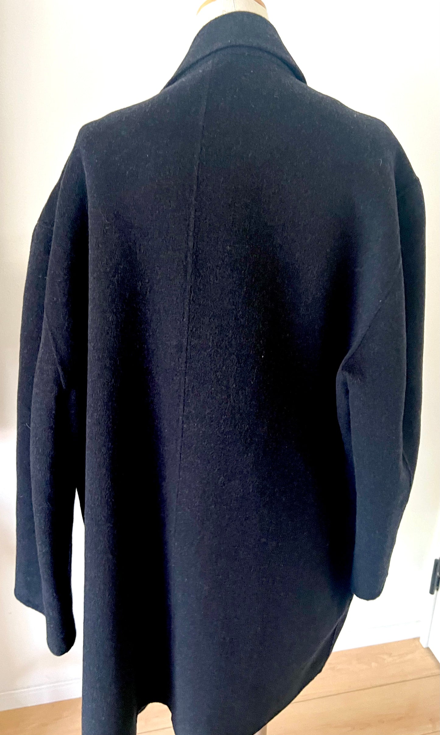 Balmain Vintage Black Wool Coat Fits XL size Ladies         (🇵🇭P12,900)