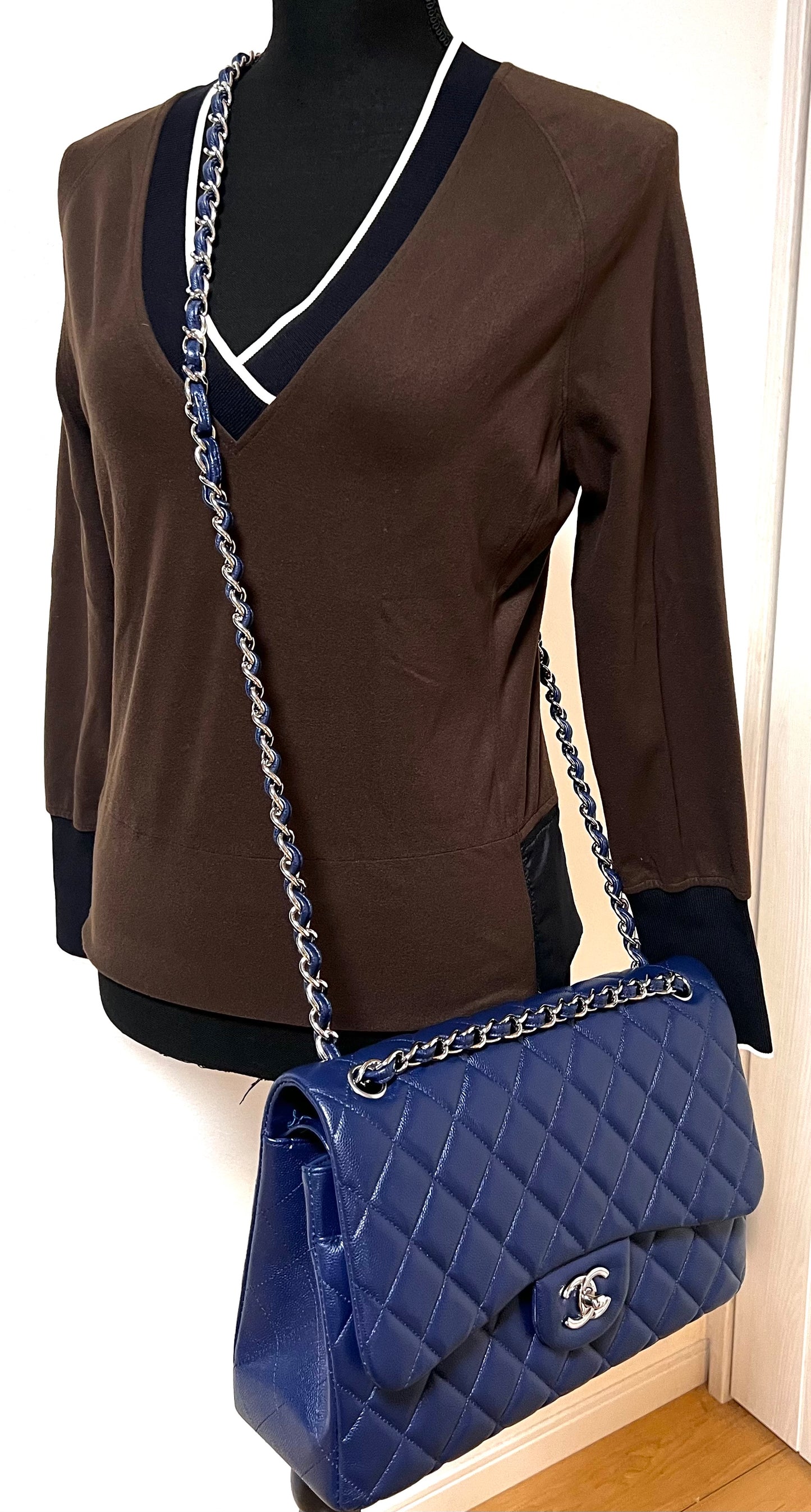 Chanel Jumbo Caviar Royal Blue Flap Chain  (🇵🇭P429,140)