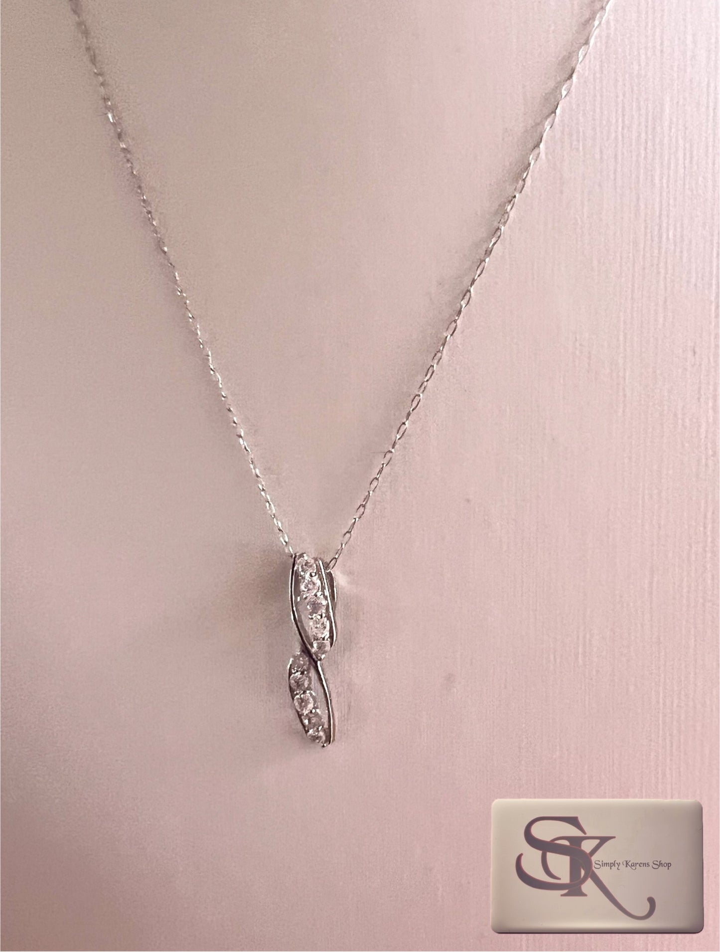 Platinum 900 Necklace w/ D-0.30ct 40cm 1.4 g                (🇵🇭P12,040)