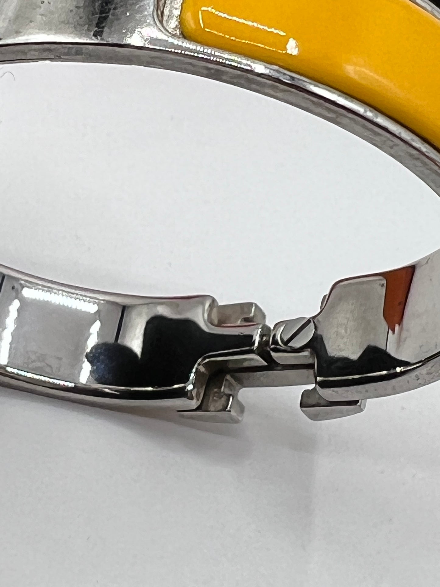 Hermes Cliclac  bangle Silver hardware mustard Enamel Size 16cm   (🇵🇭P29,240)