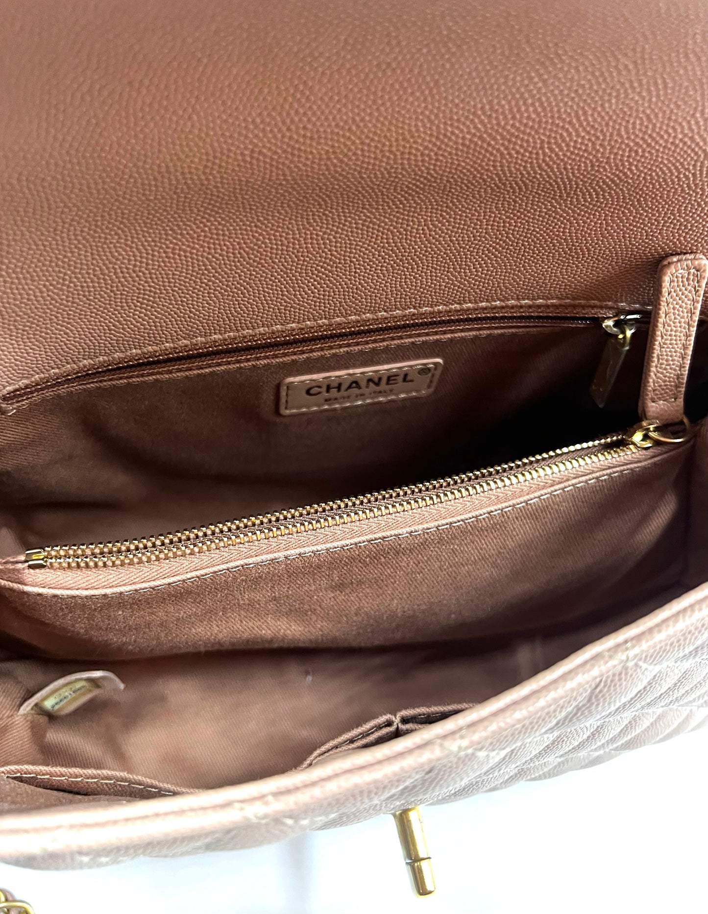 Chanel Coco Handle Caviar Mm size 29cm Beige/Milktea GWH Series 25 (🇵🇭P232,200)